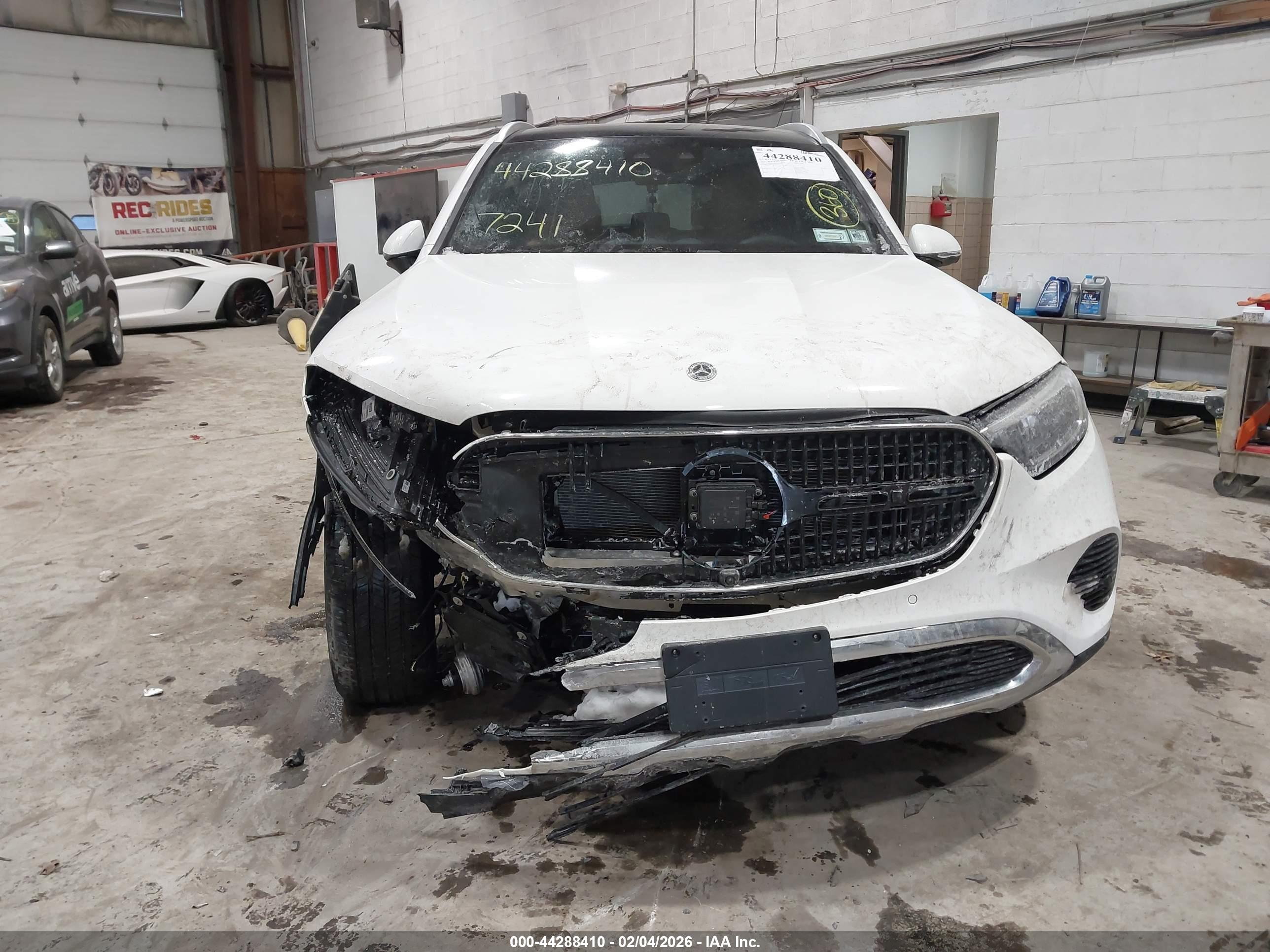 MERCEDES-BENZ GLC image 6