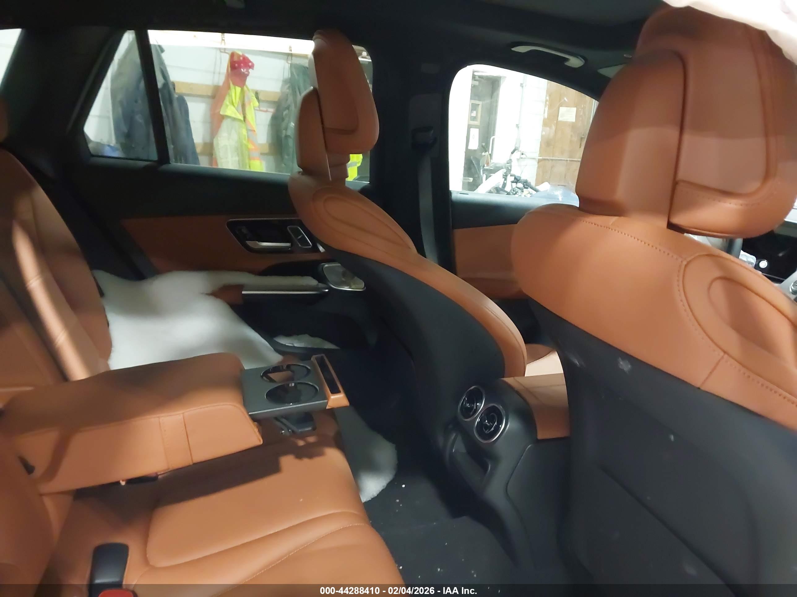 MERCEDES-BENZ GLC image 8