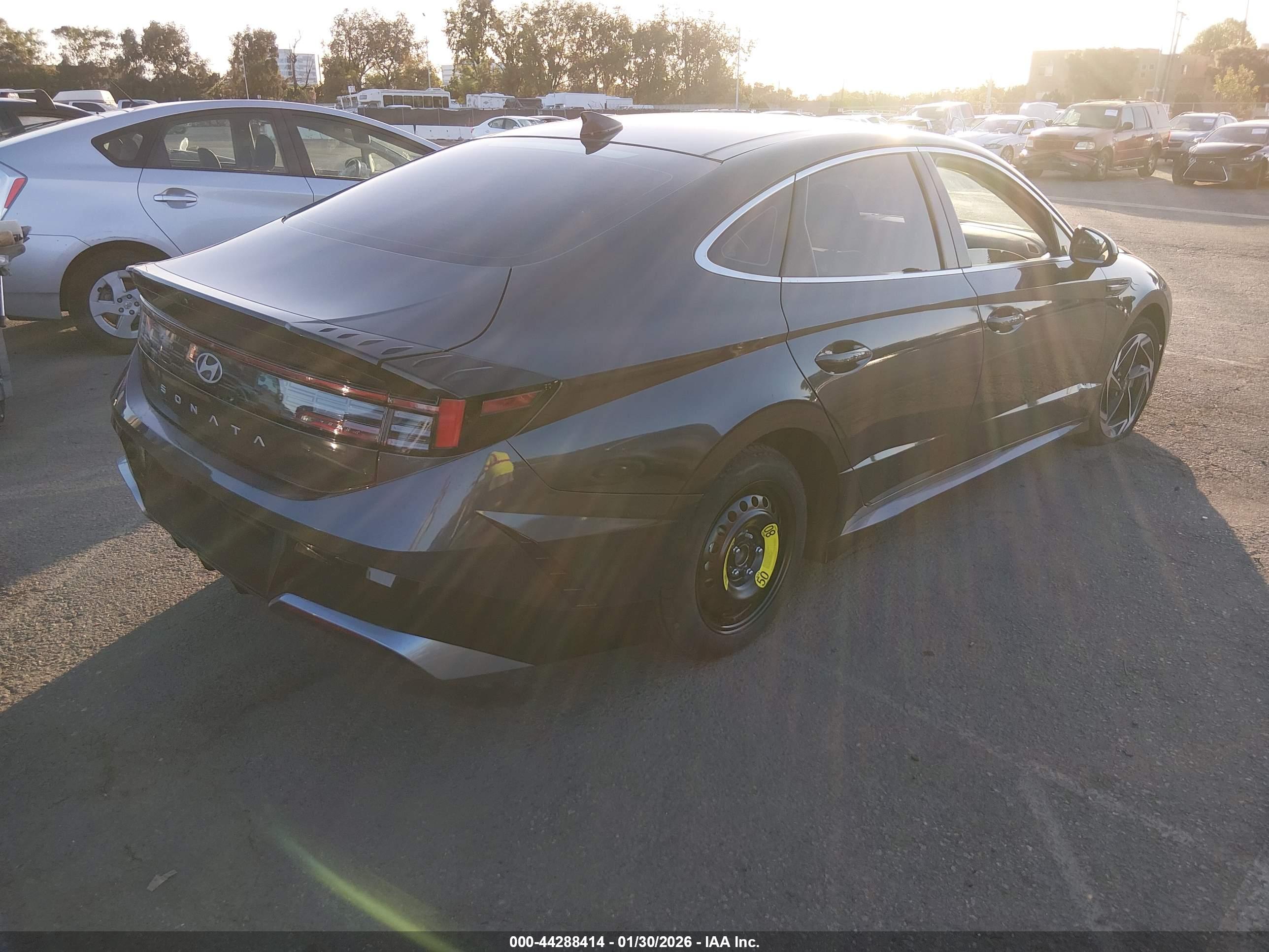 HYUNDAI SONATA image 4