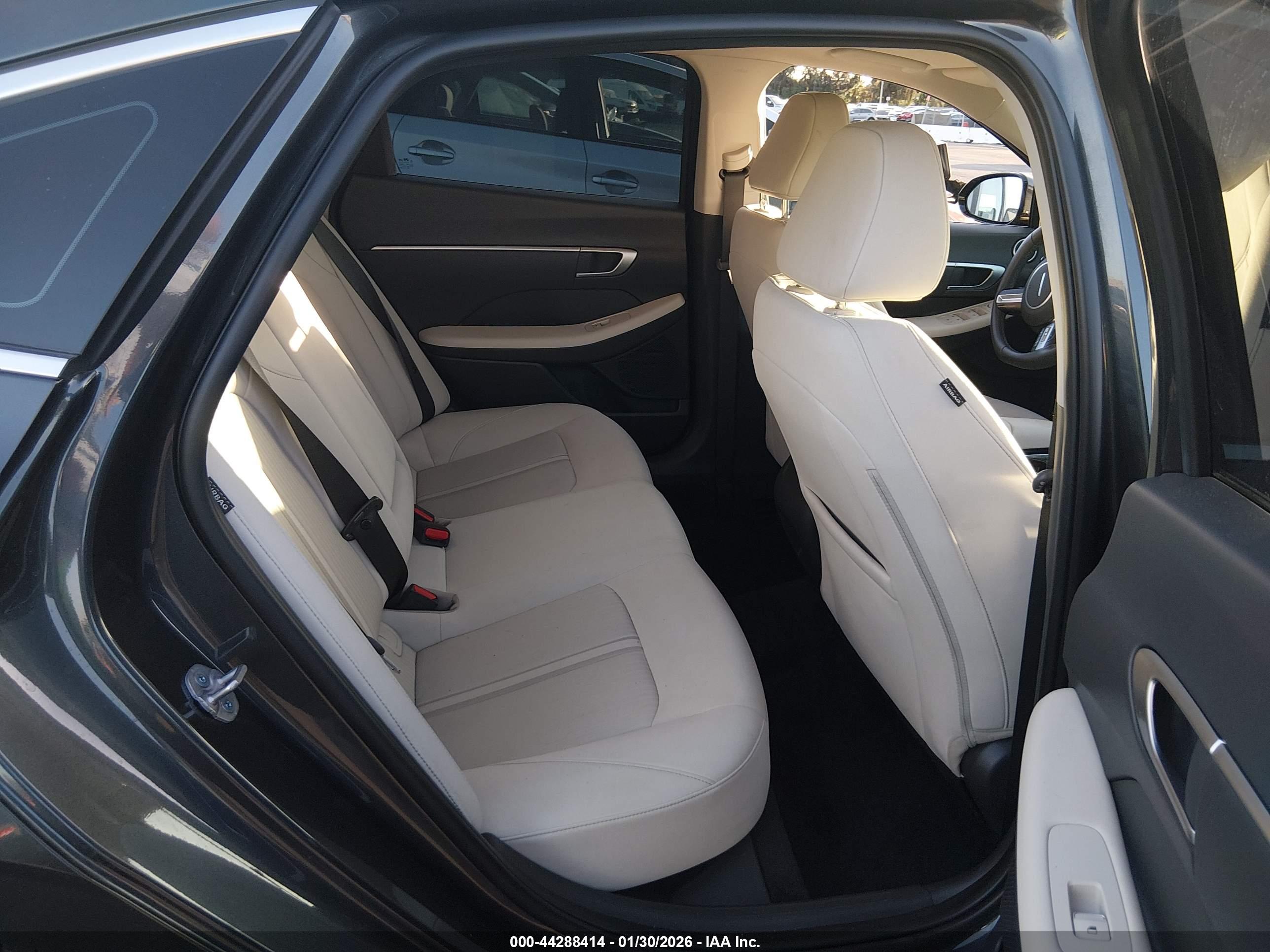 HYUNDAI SONATA image 8