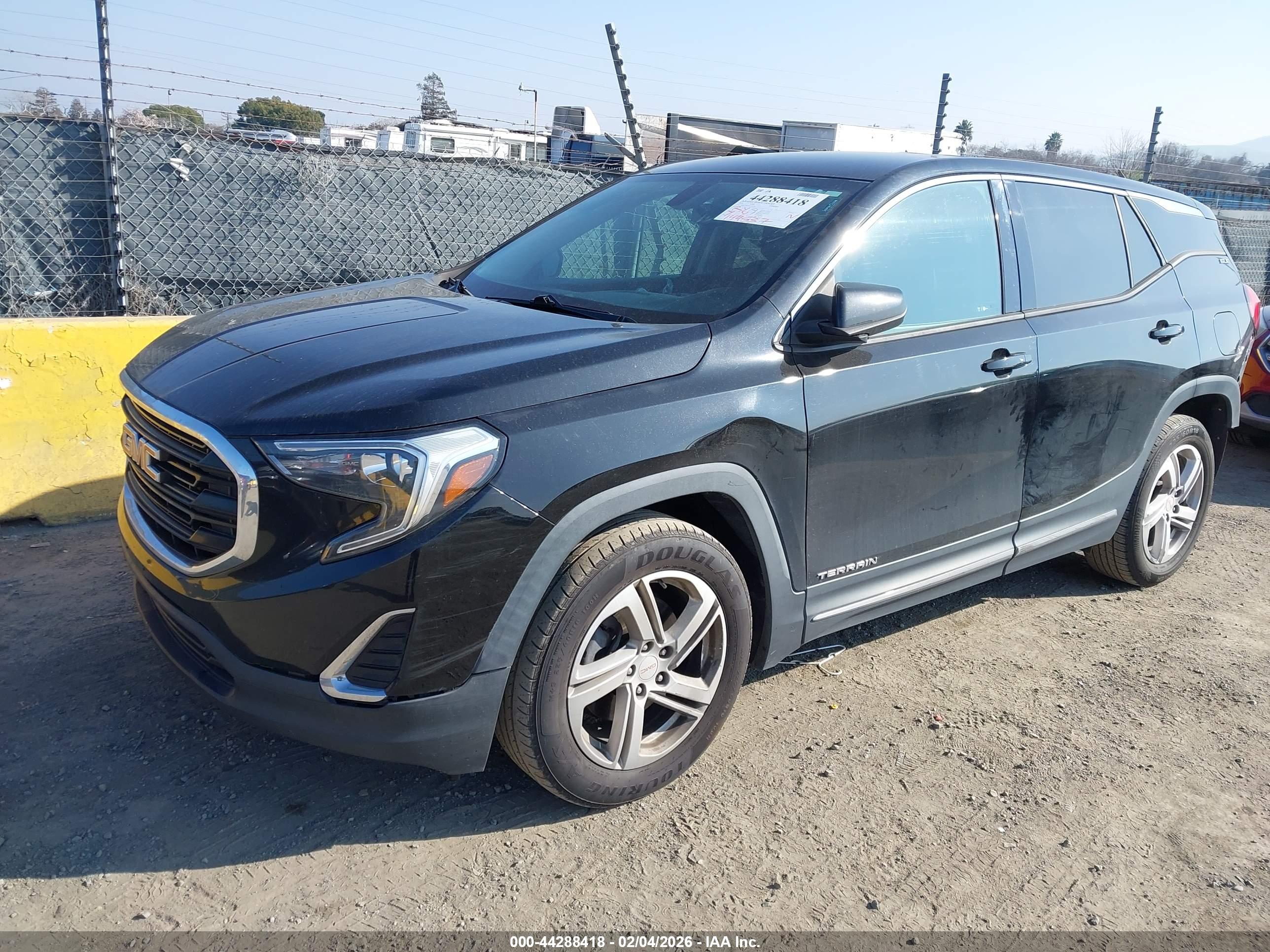 GMC TERRAIN image 2