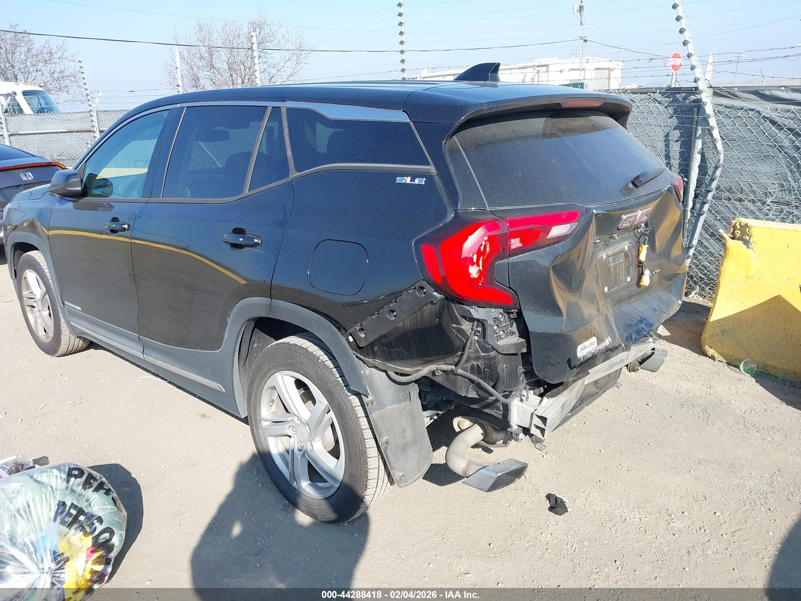 GMC TERRAIN image 3