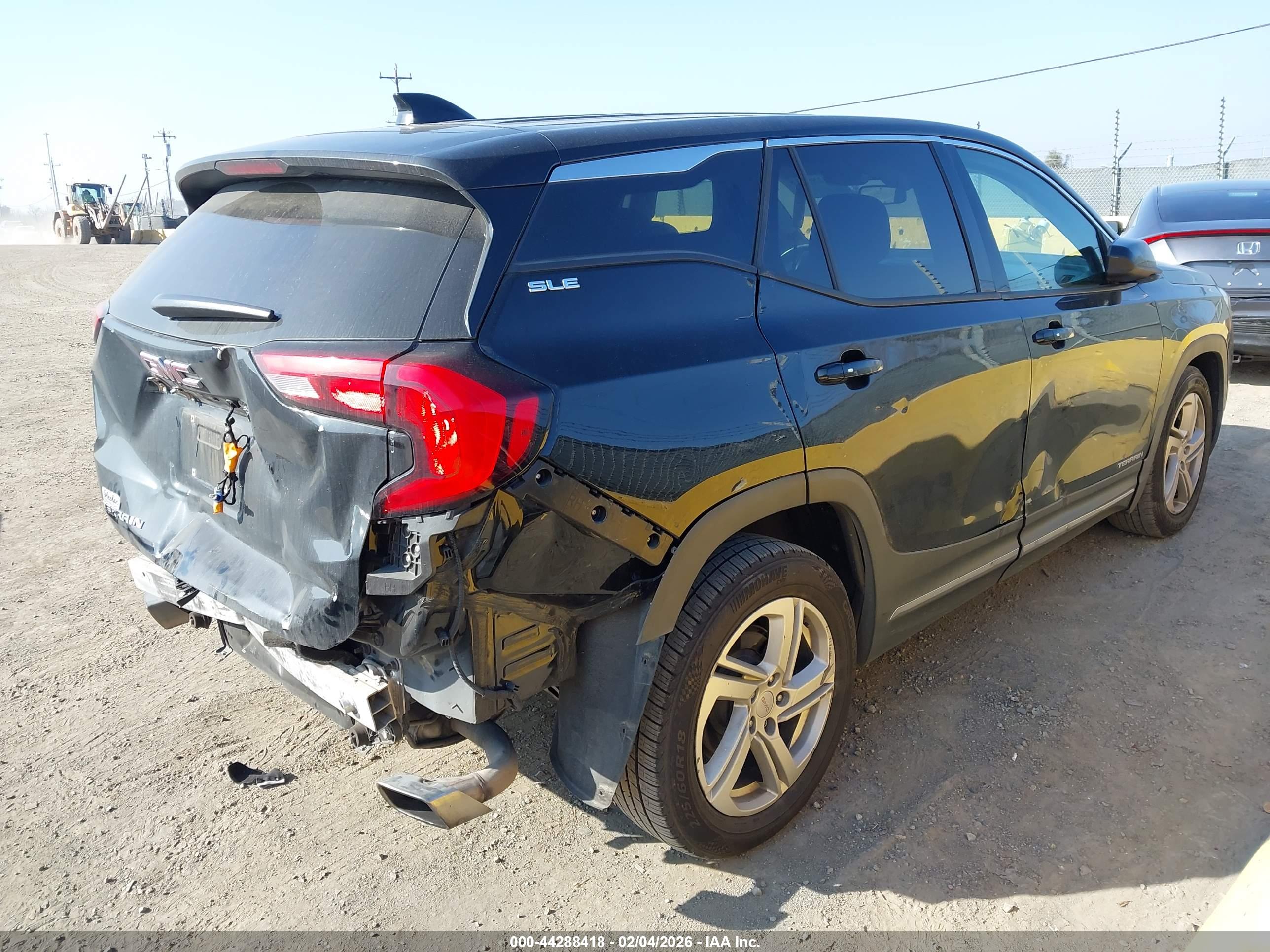 GMC TERRAIN image 4