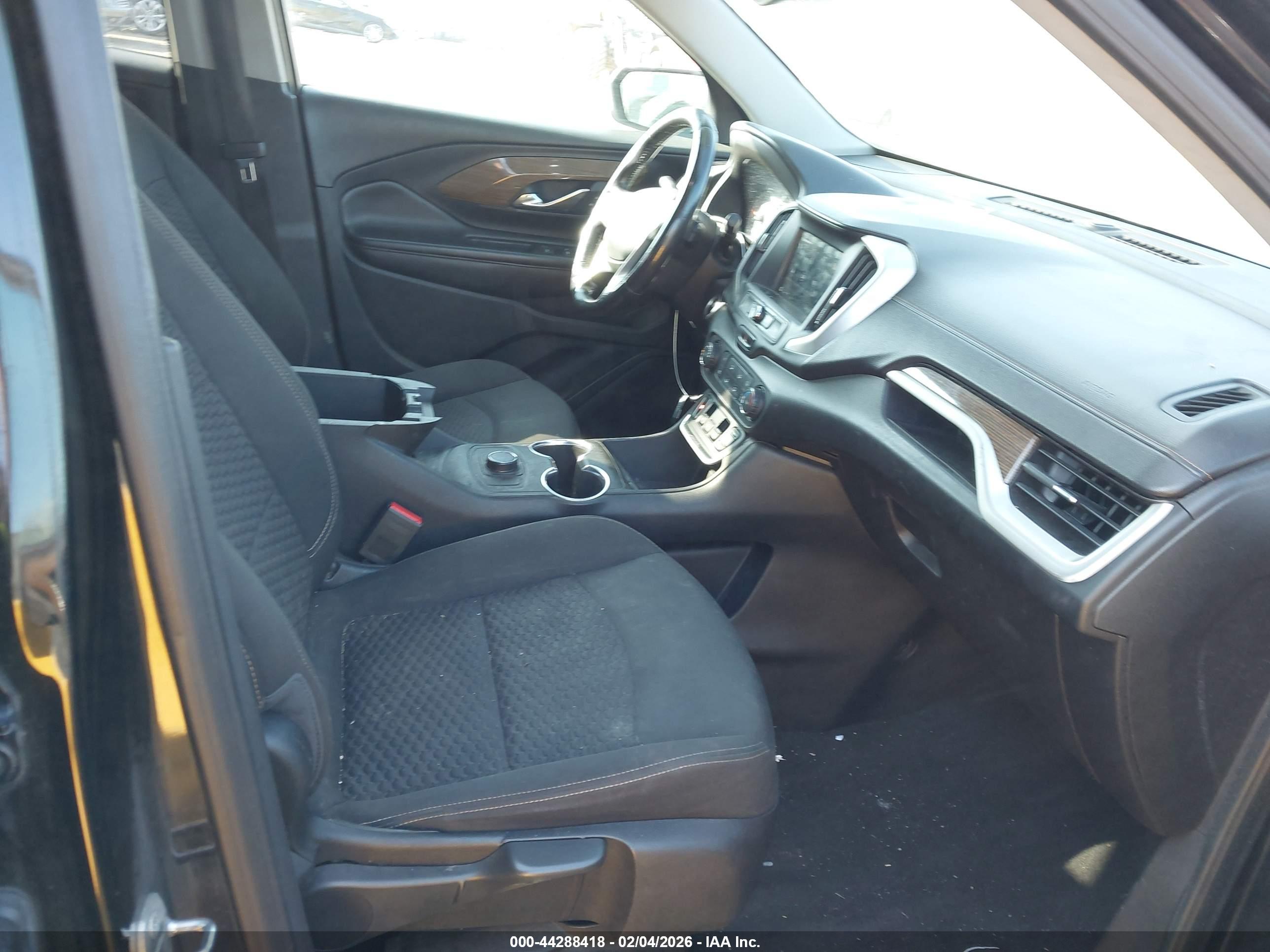 GMC TERRAIN image 5