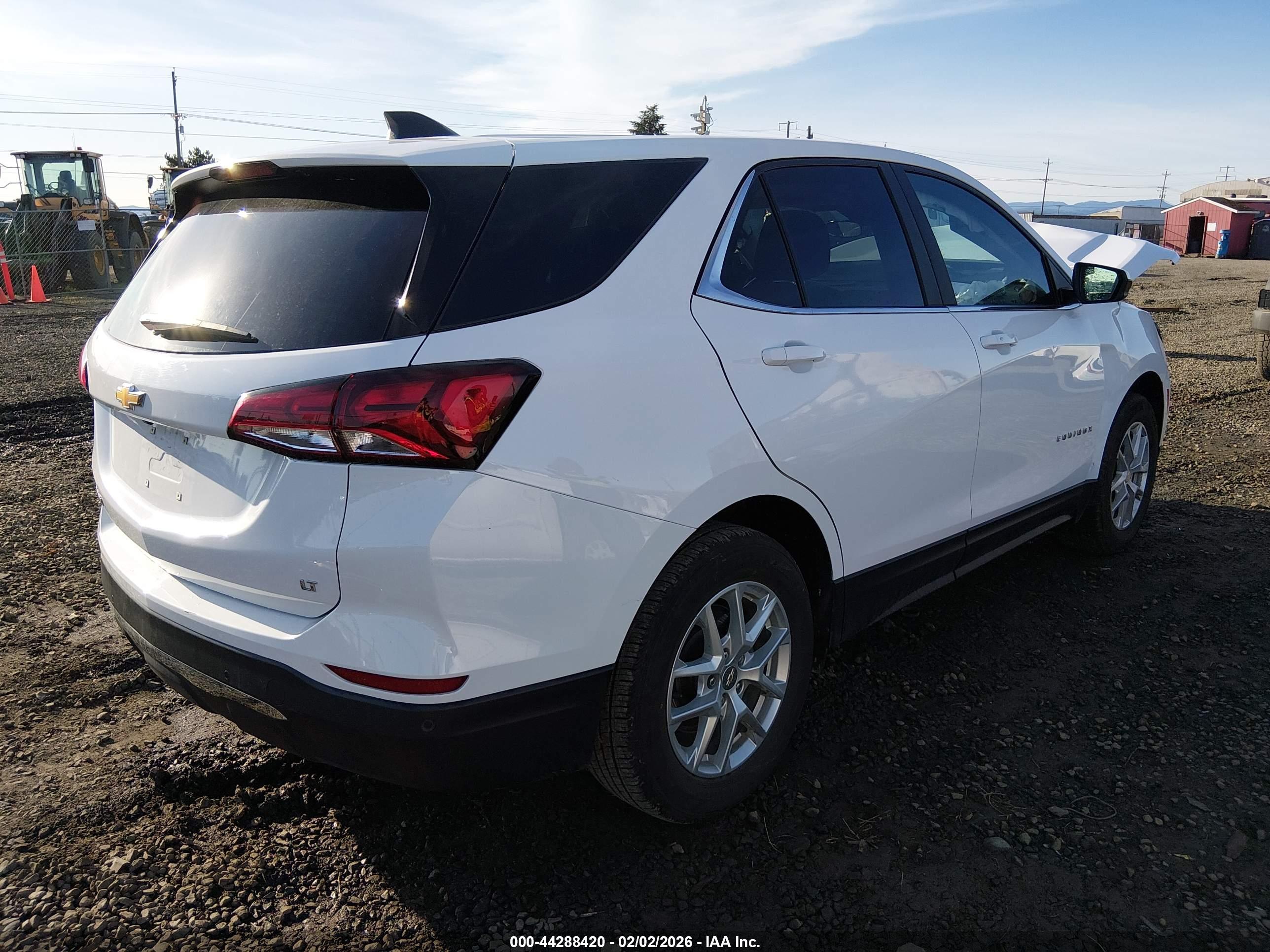 CHEVROLET EQUINOX image 4