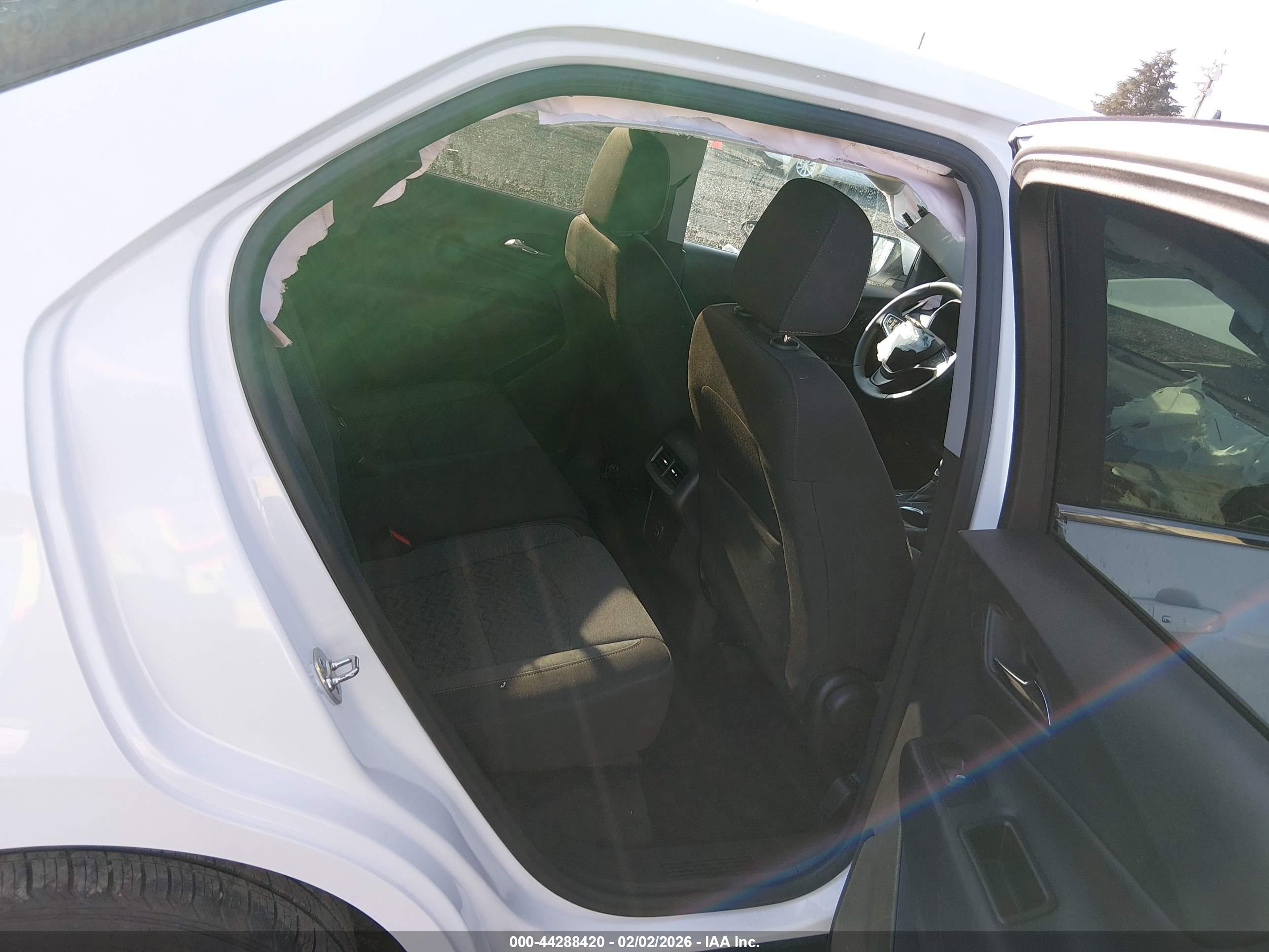 CHEVROLET EQUINOX image 8