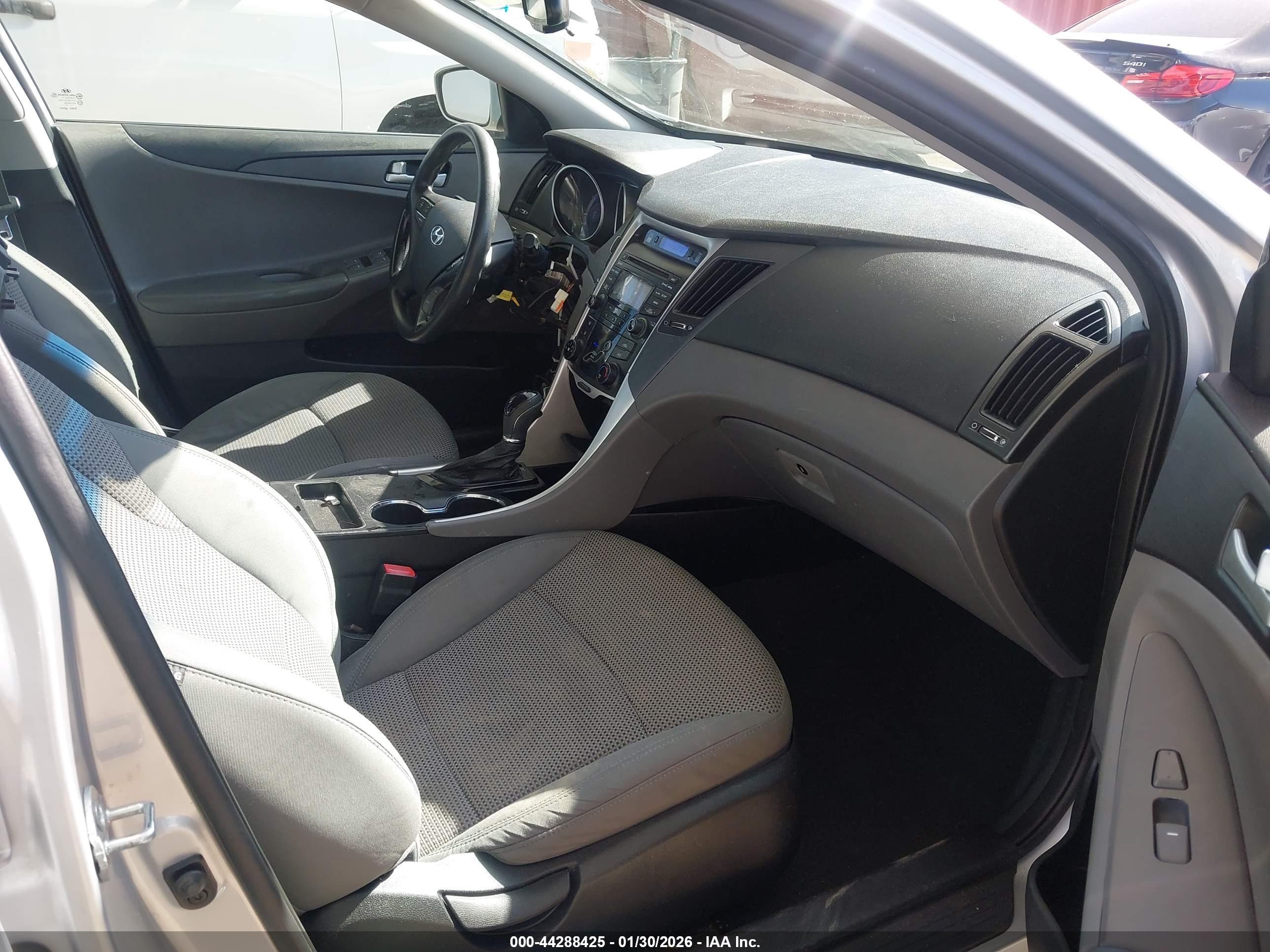 HYUNDAI SONATA image 5