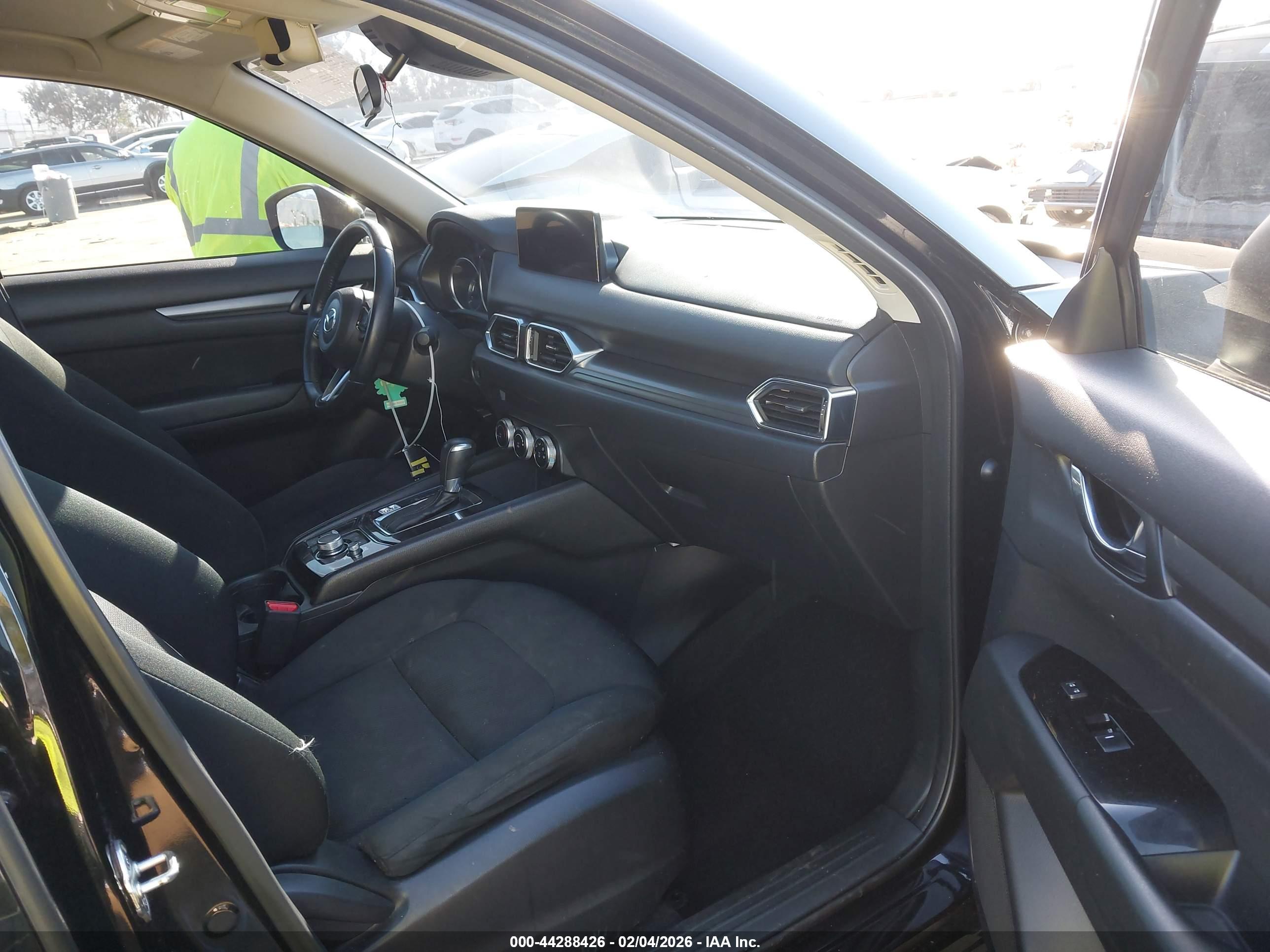MAZDA CX-5 image 5
