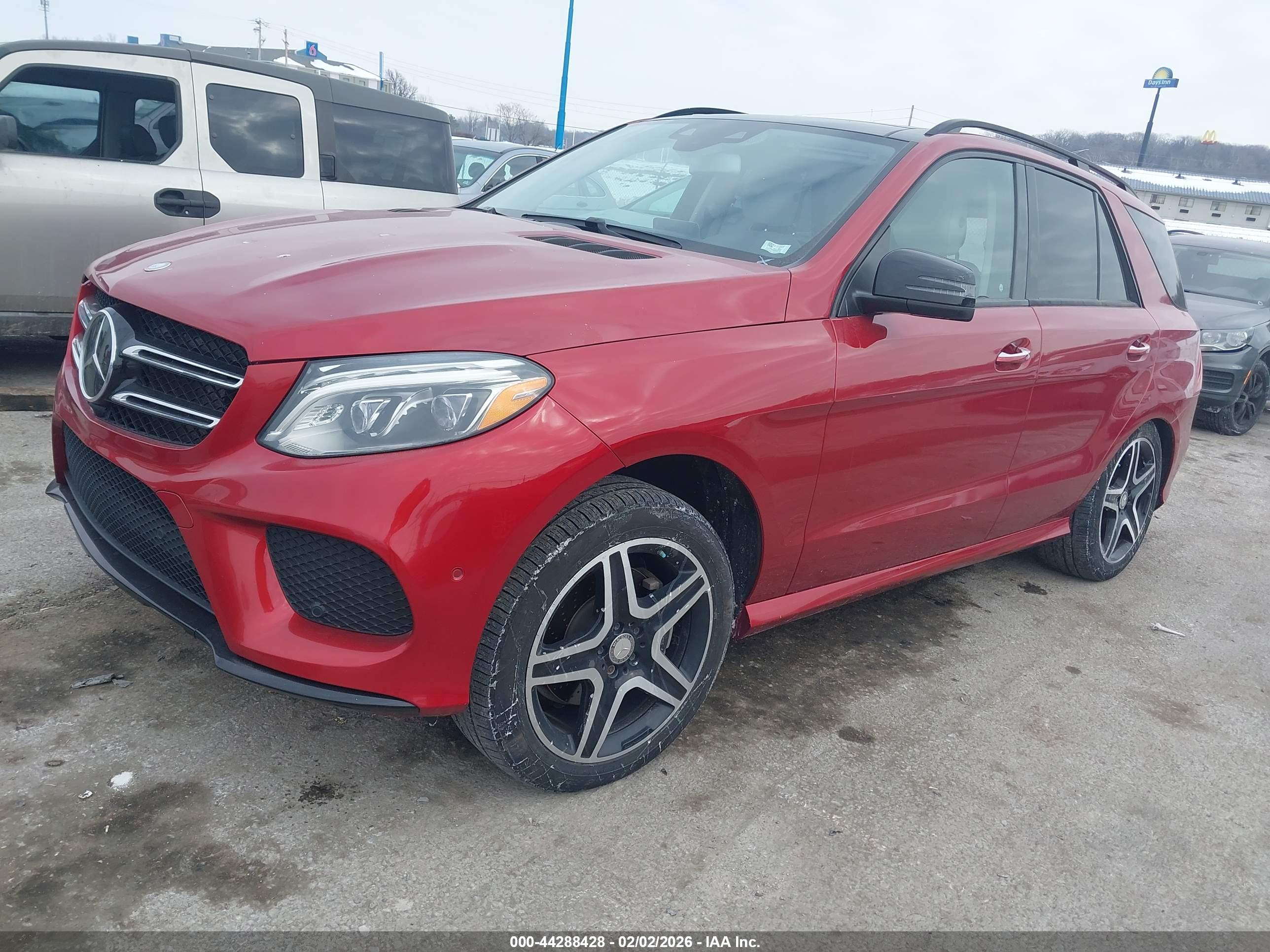 MERCEDES-BENZ GLE image 2