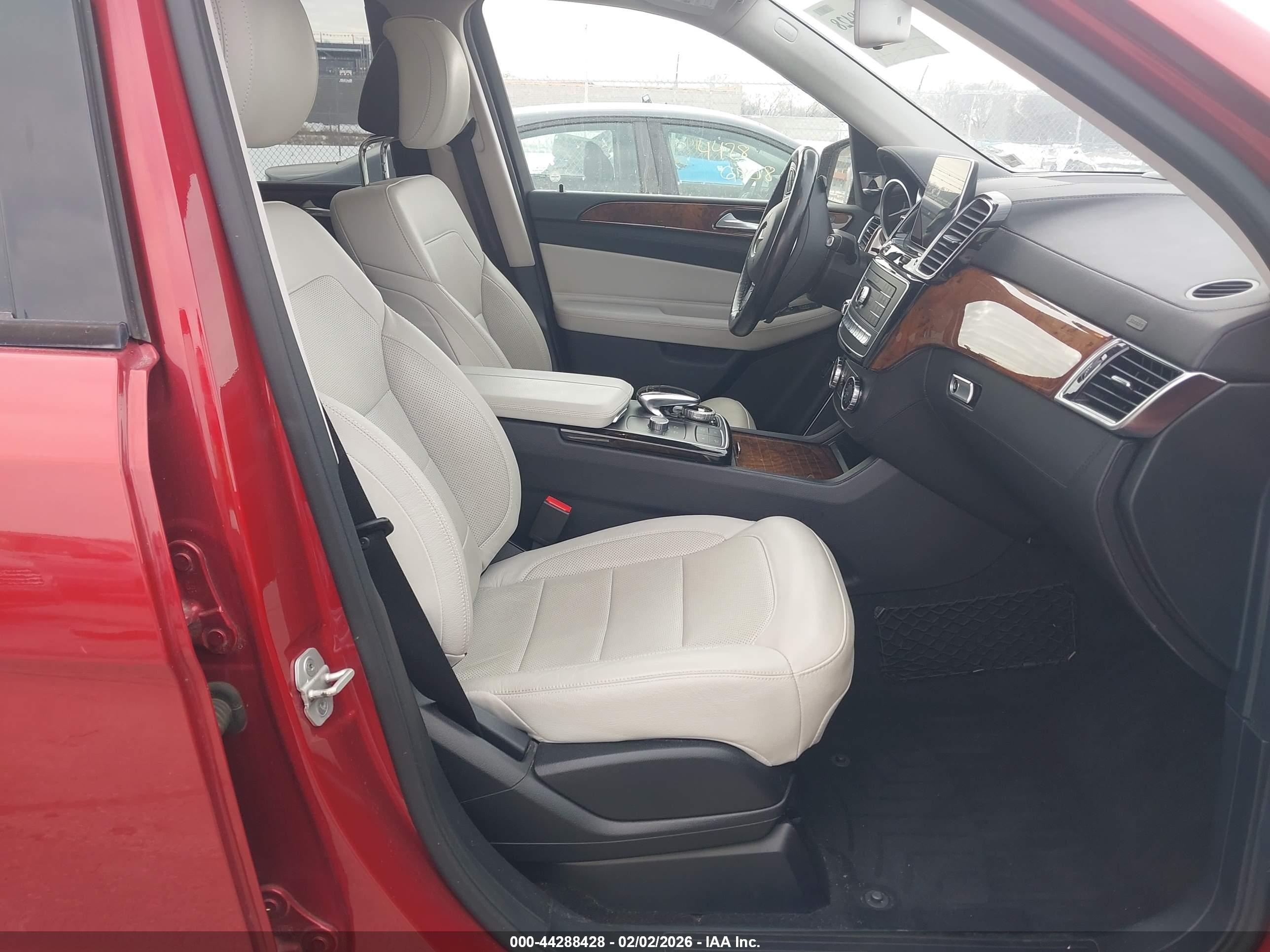 MERCEDES-BENZ GLE image 5