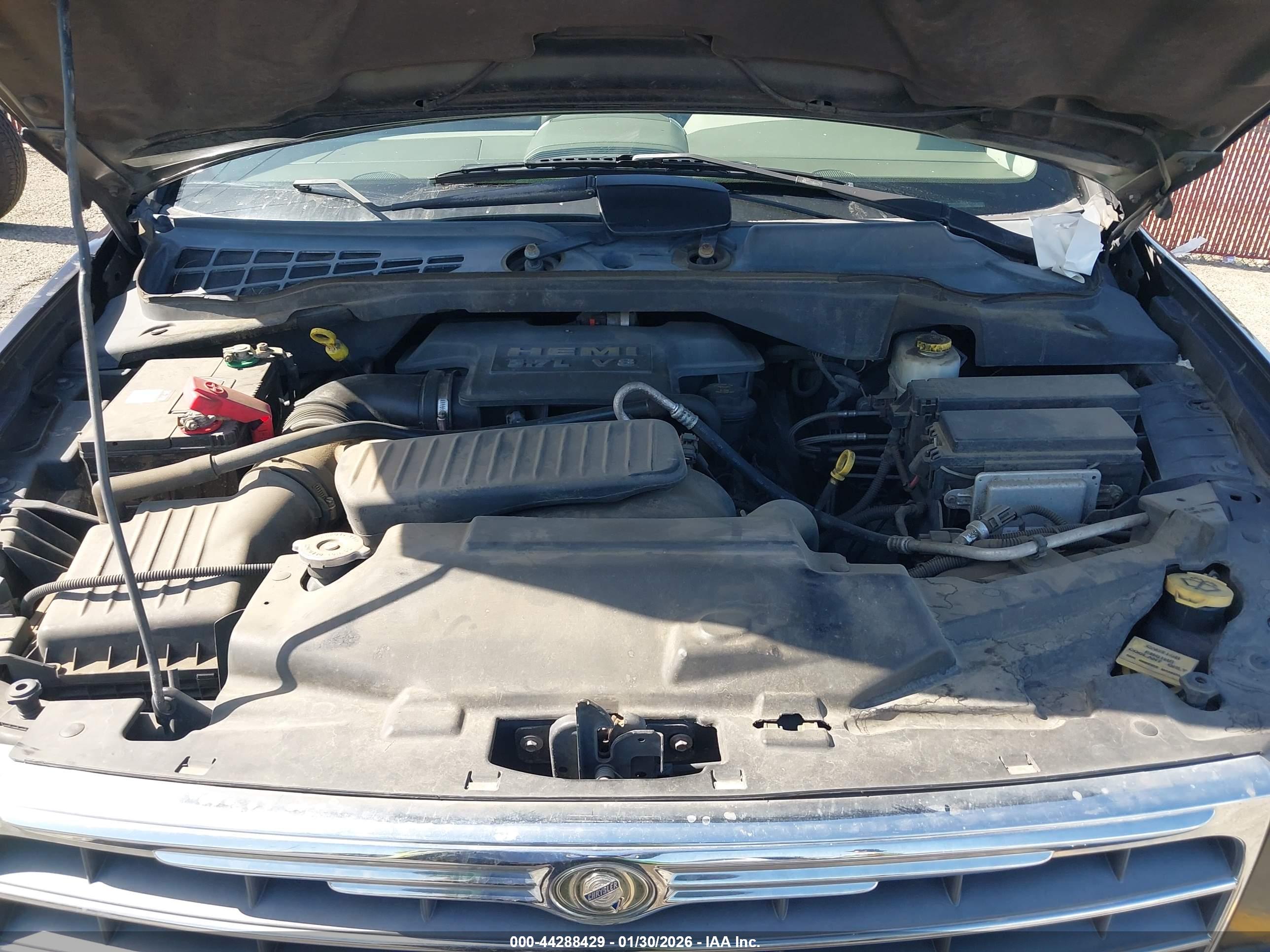 CHRYSLER ASPEN image 10