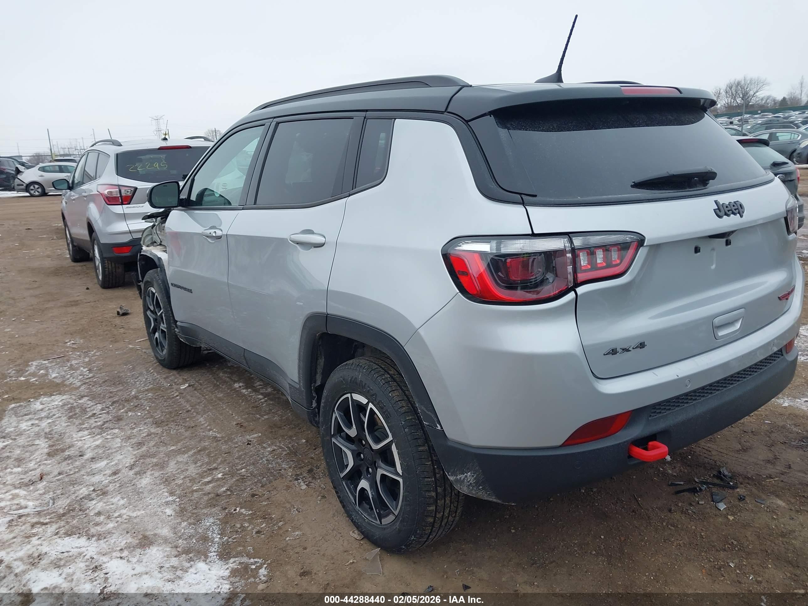JEEP COMPASS image 3