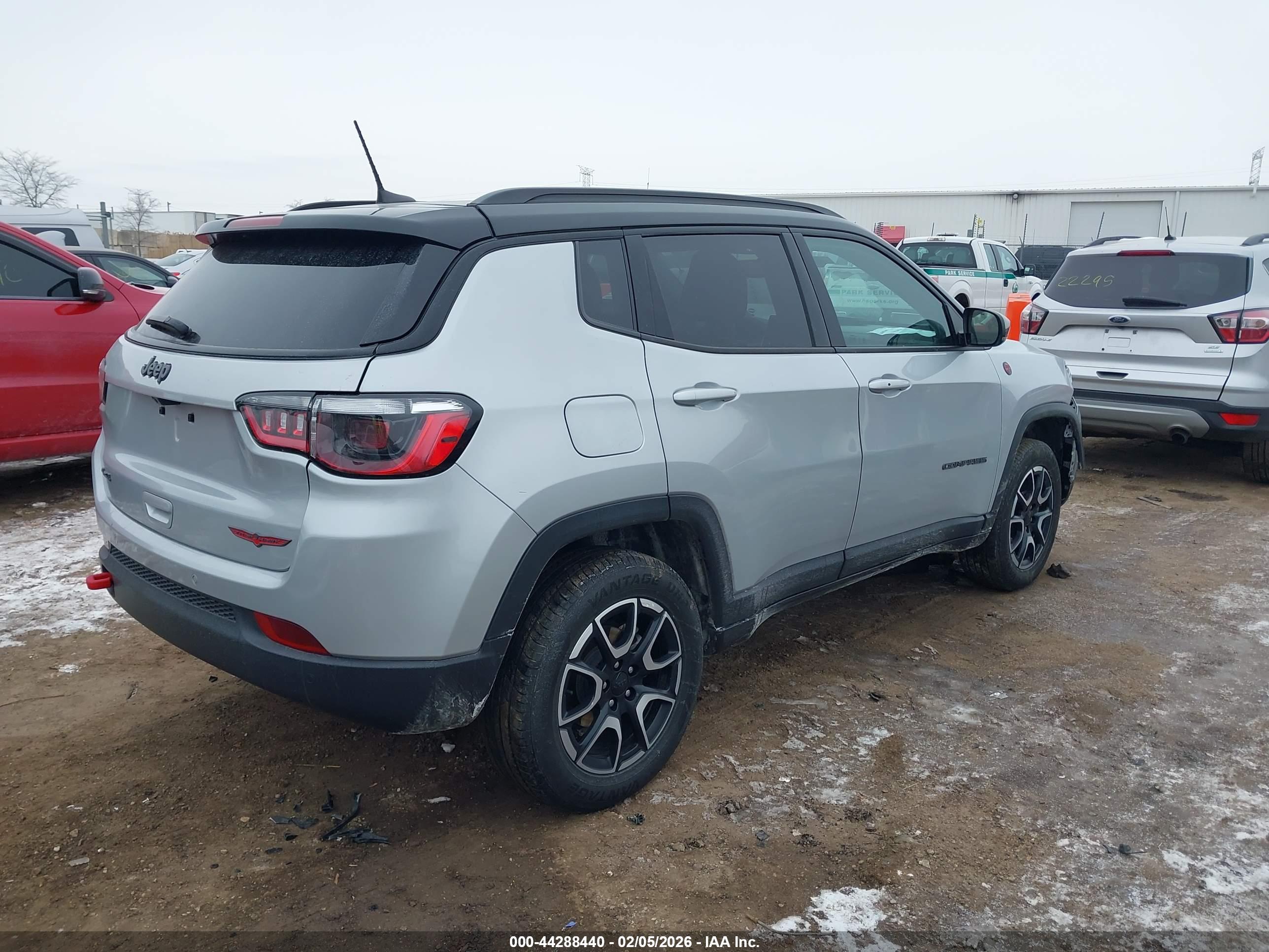 JEEP COMPASS image 4