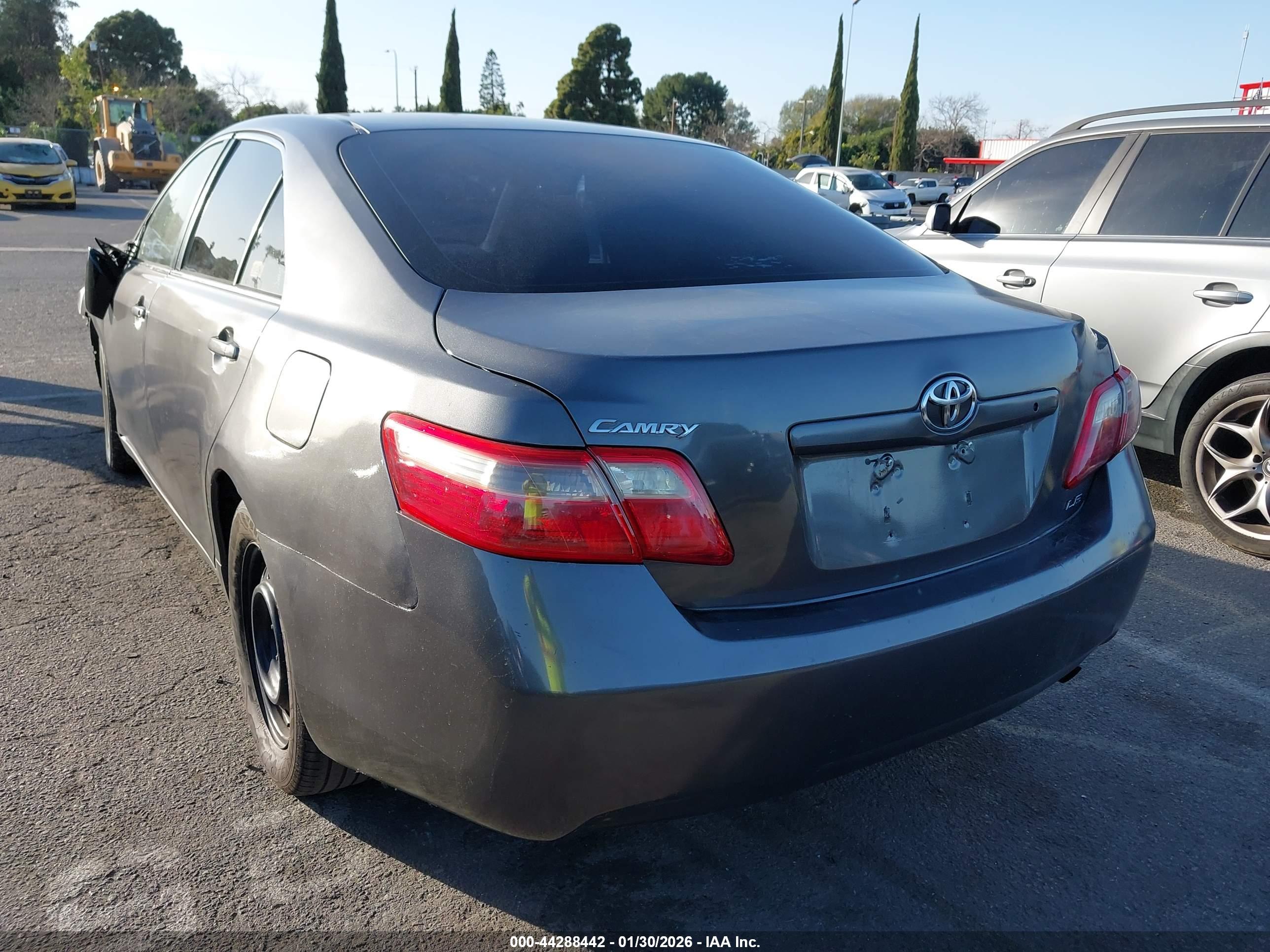 TOYOTA CAMRY image 3