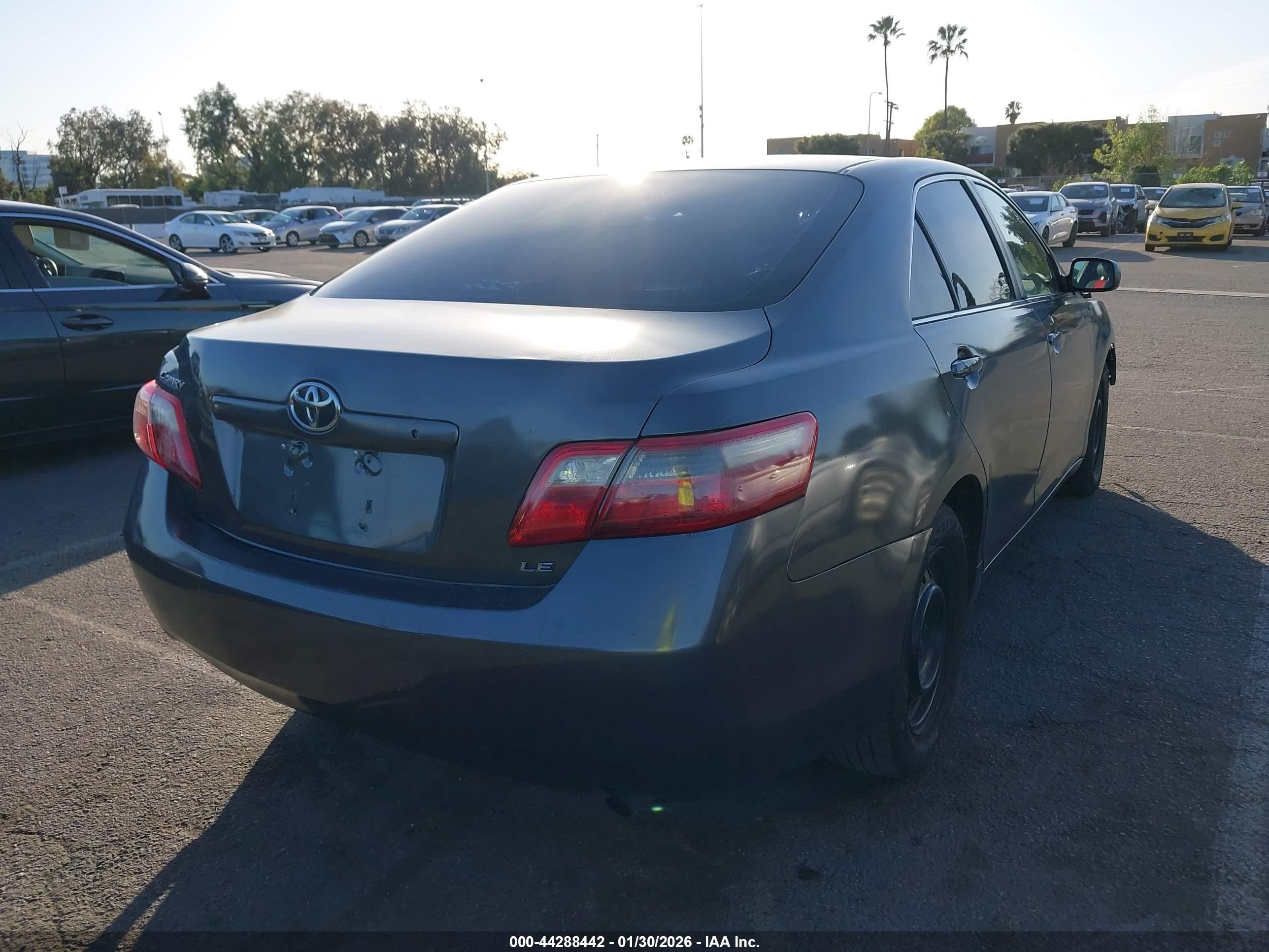 TOYOTA CAMRY image 4