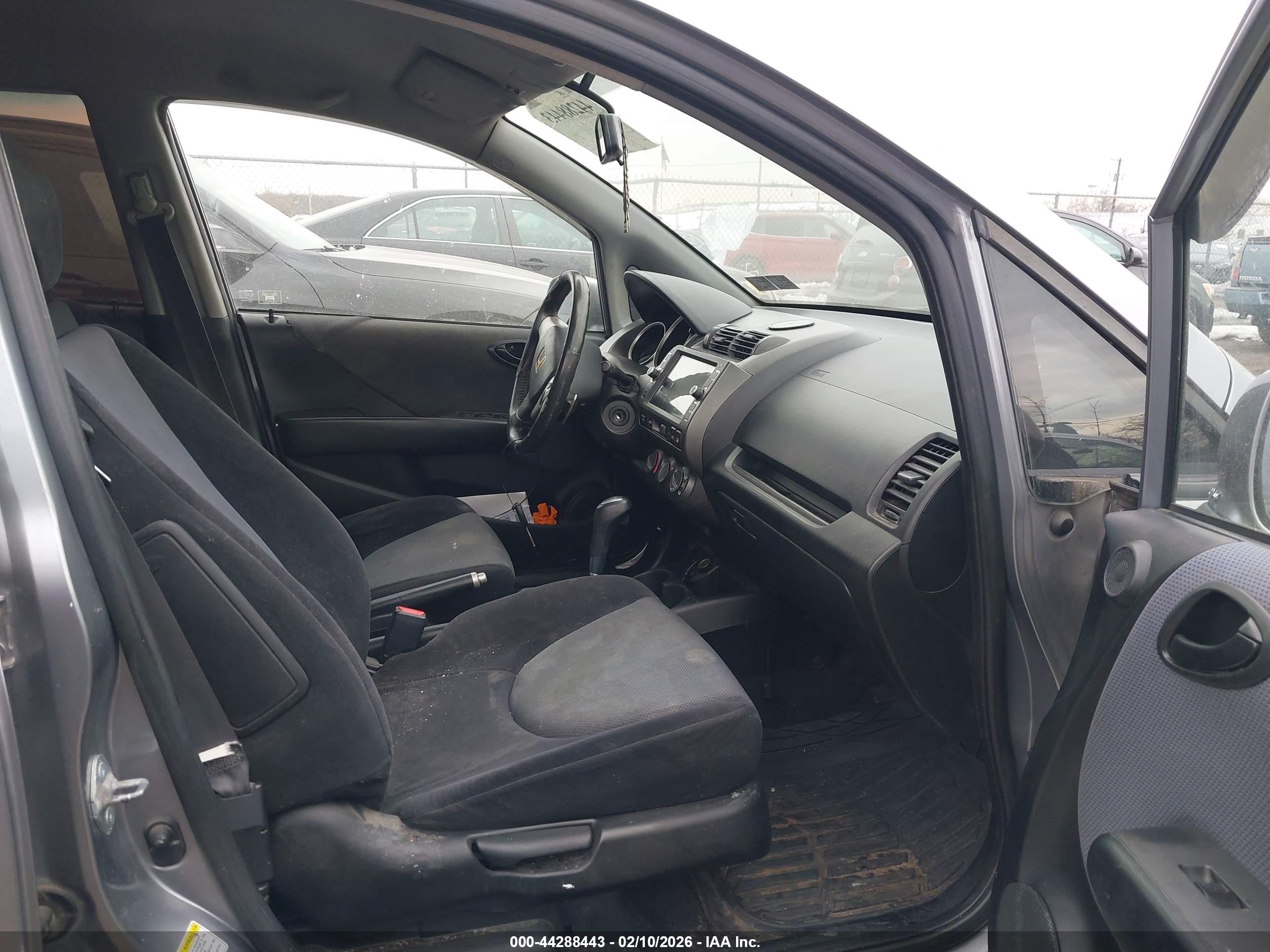 HONDA FIT image 5