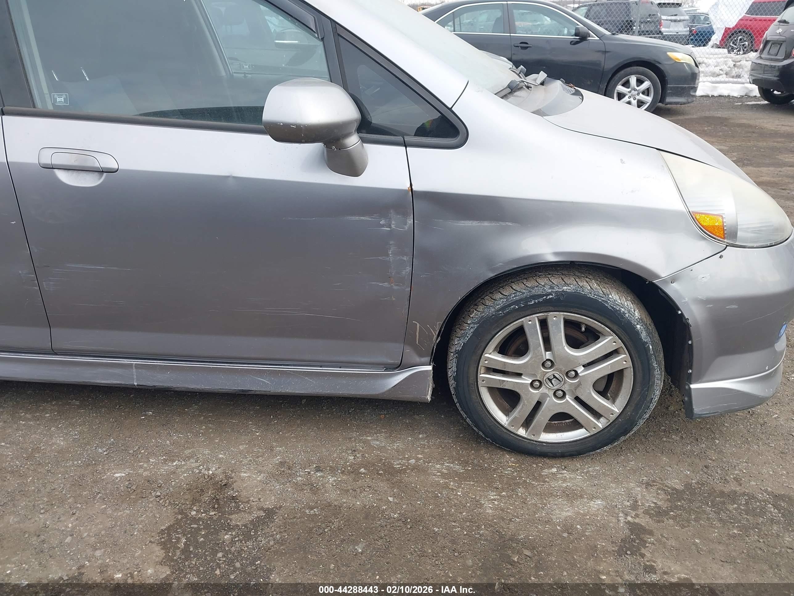 HONDA FIT image 6