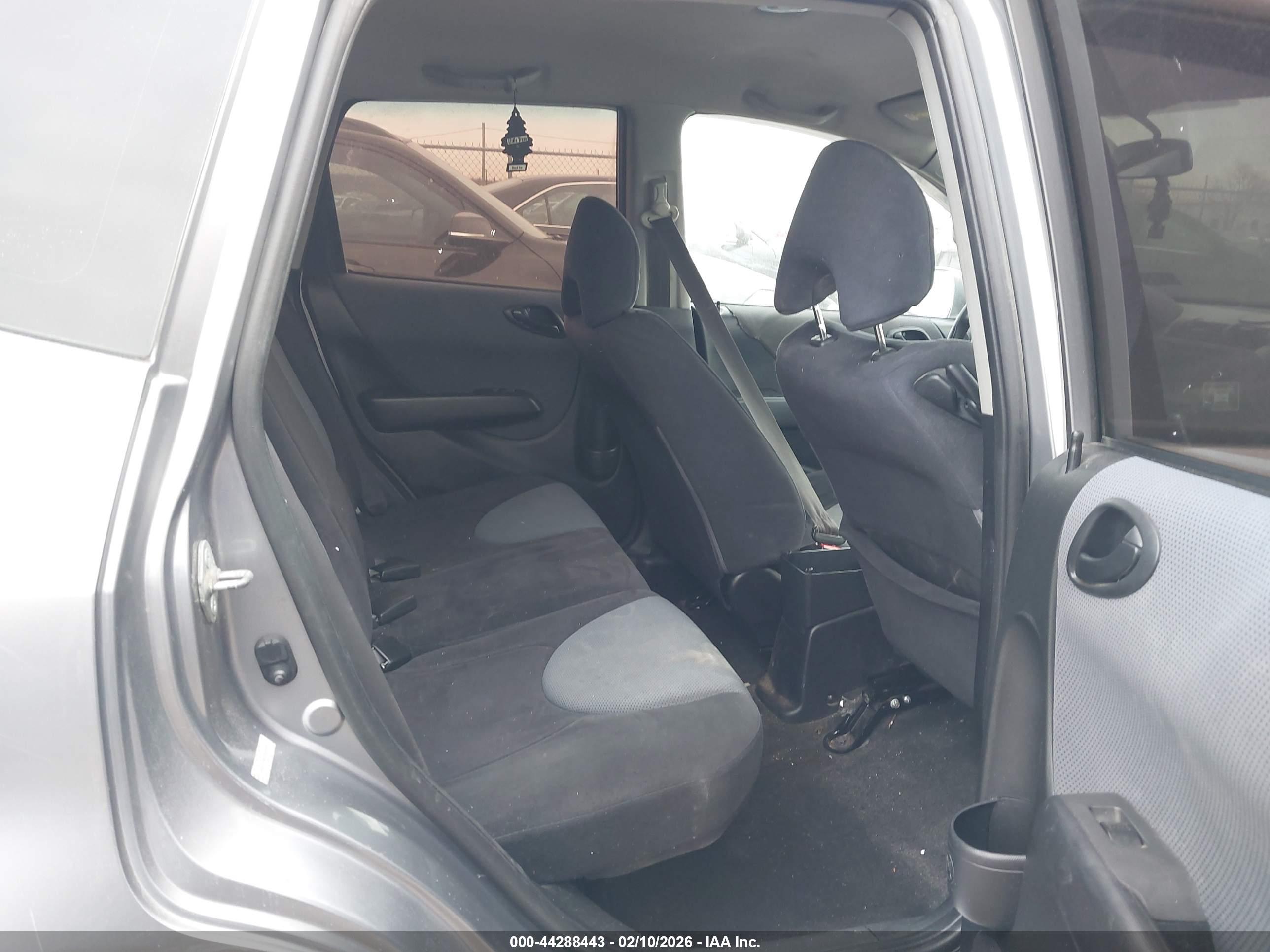 HONDA FIT image 8