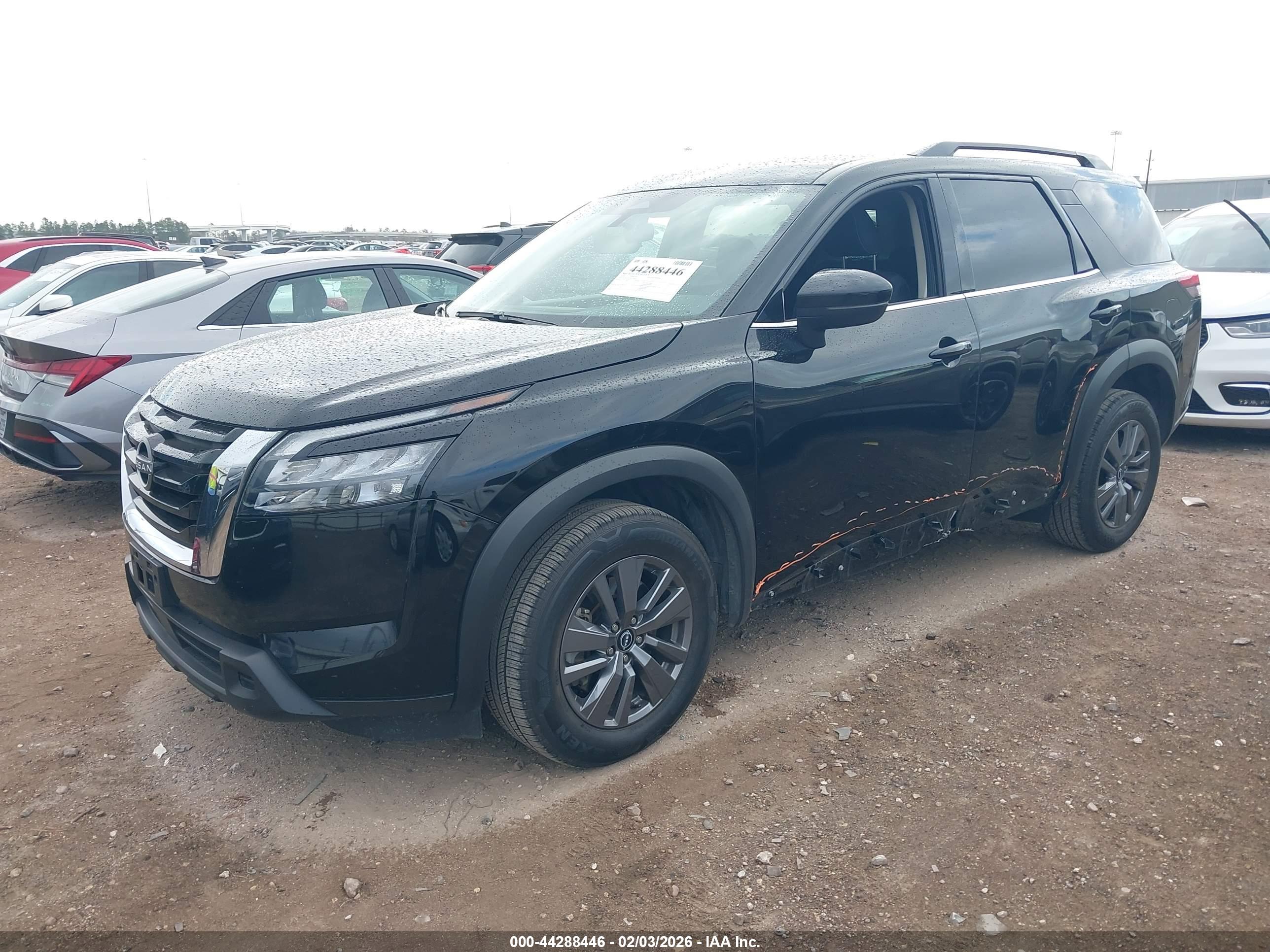 NISSAN PATHFINDER image 2