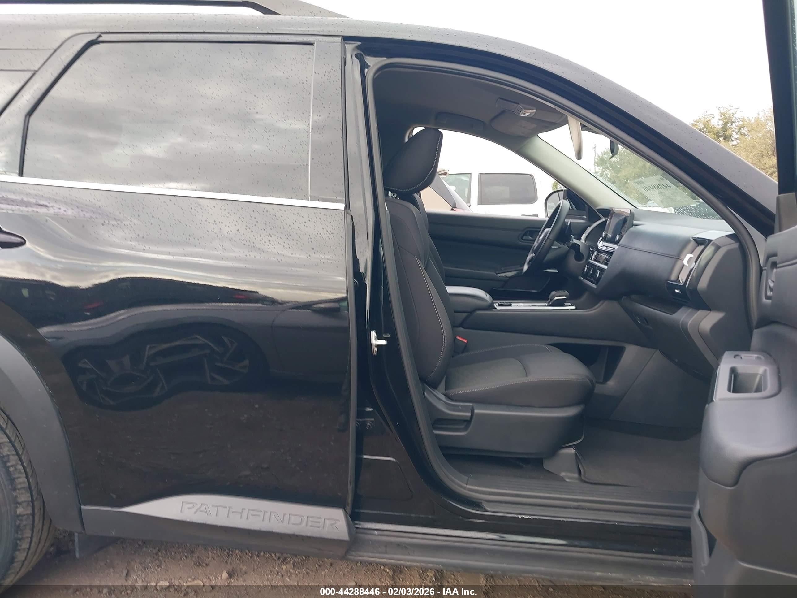 NISSAN PATHFINDER image 5