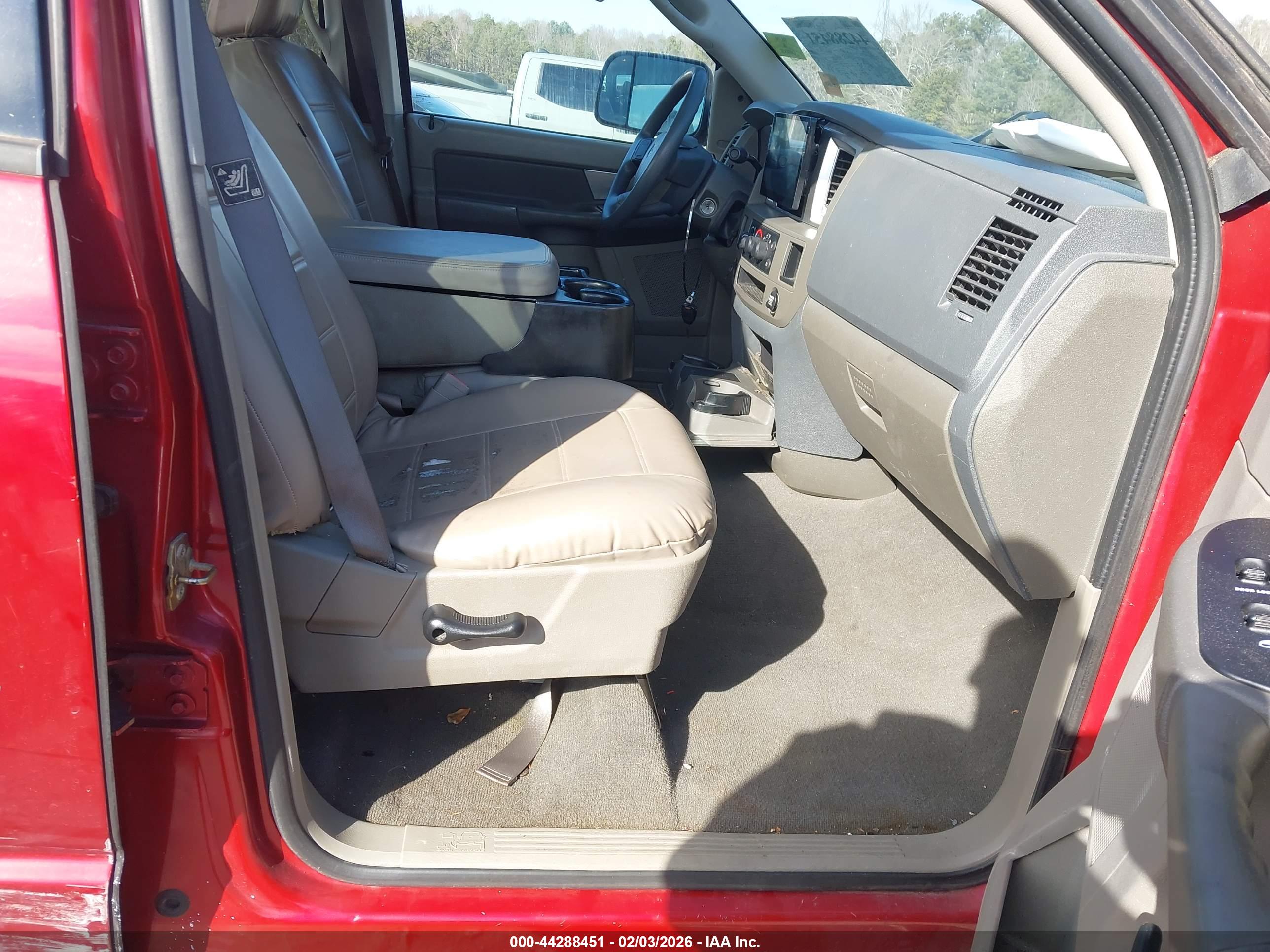 DODGE RAM image 5