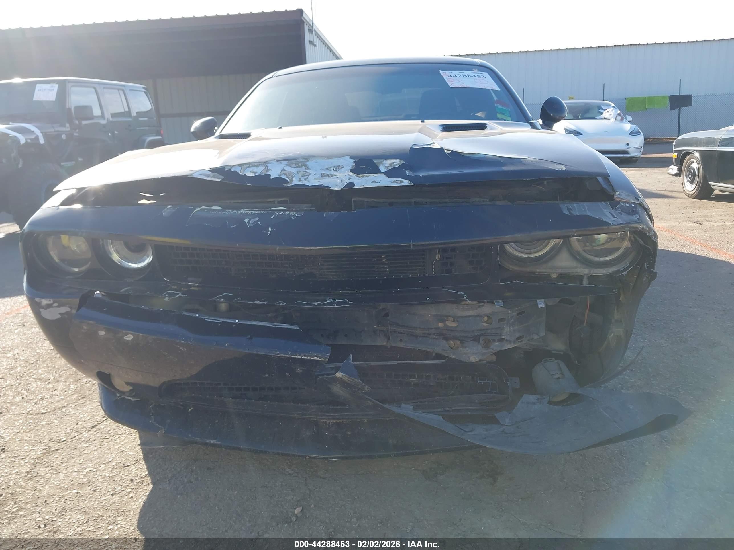 DODGE CHALLENGER image 6