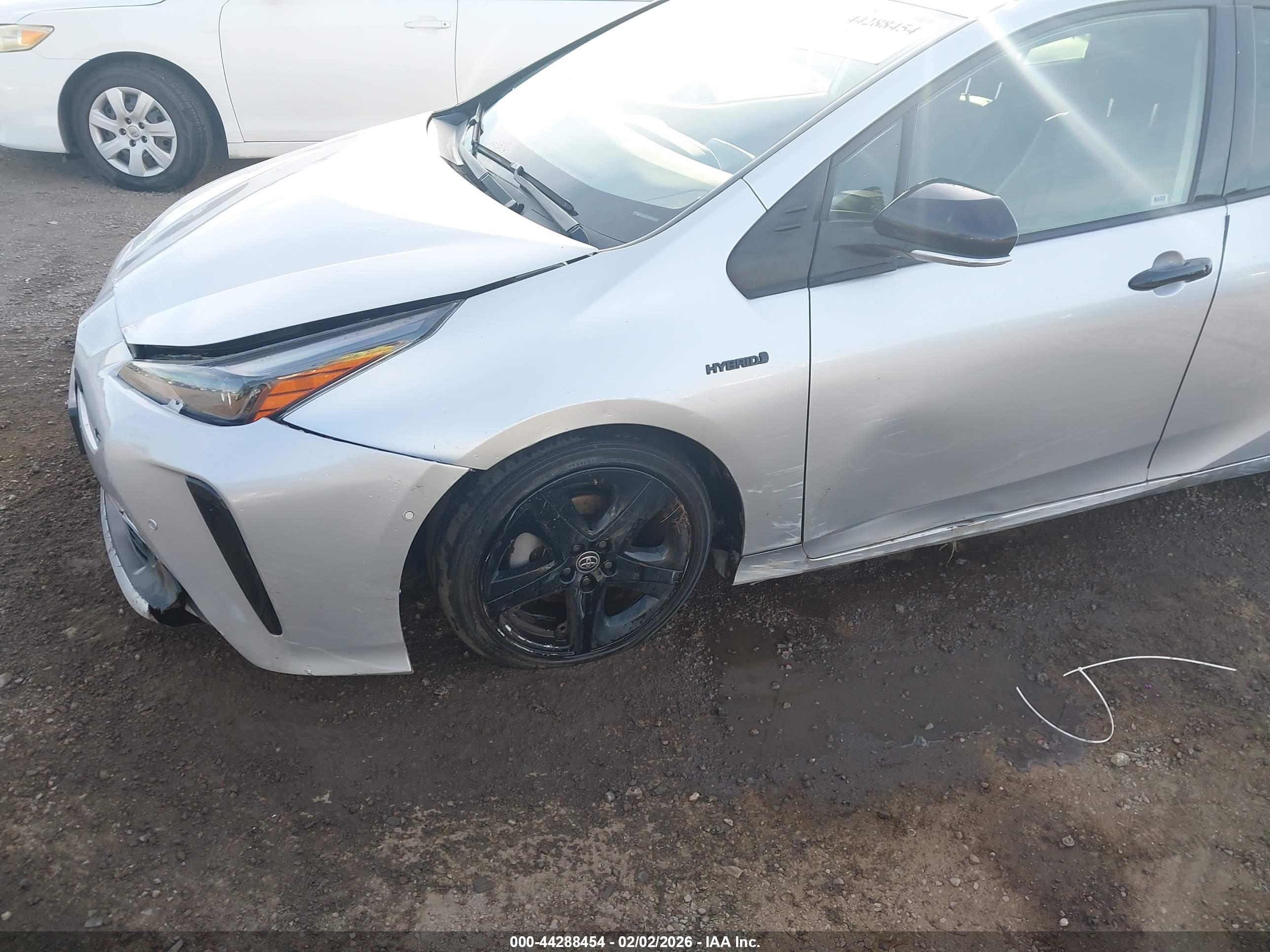 TOYOTA PRIUS image 6