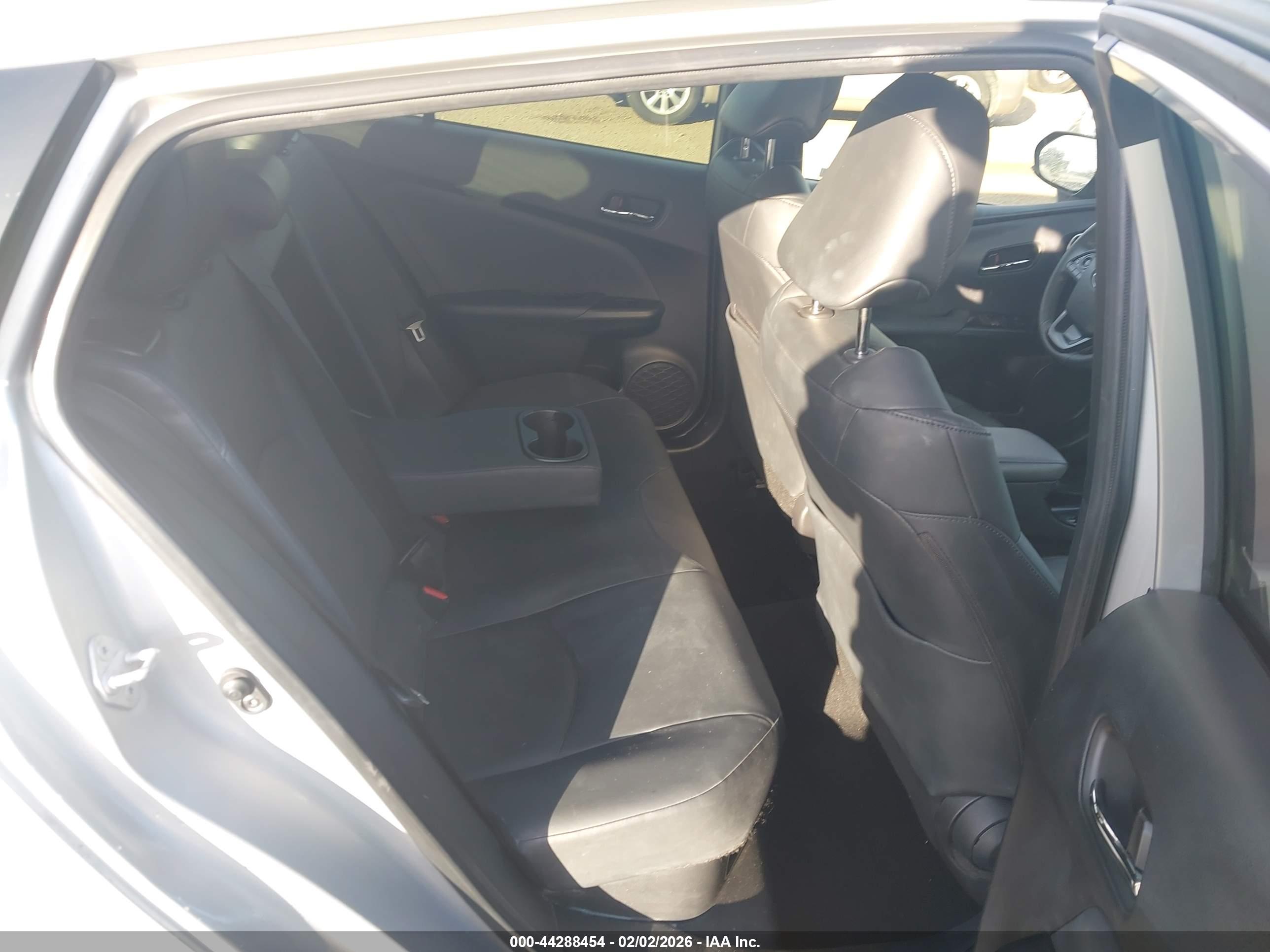TOYOTA PRIUS image 8
