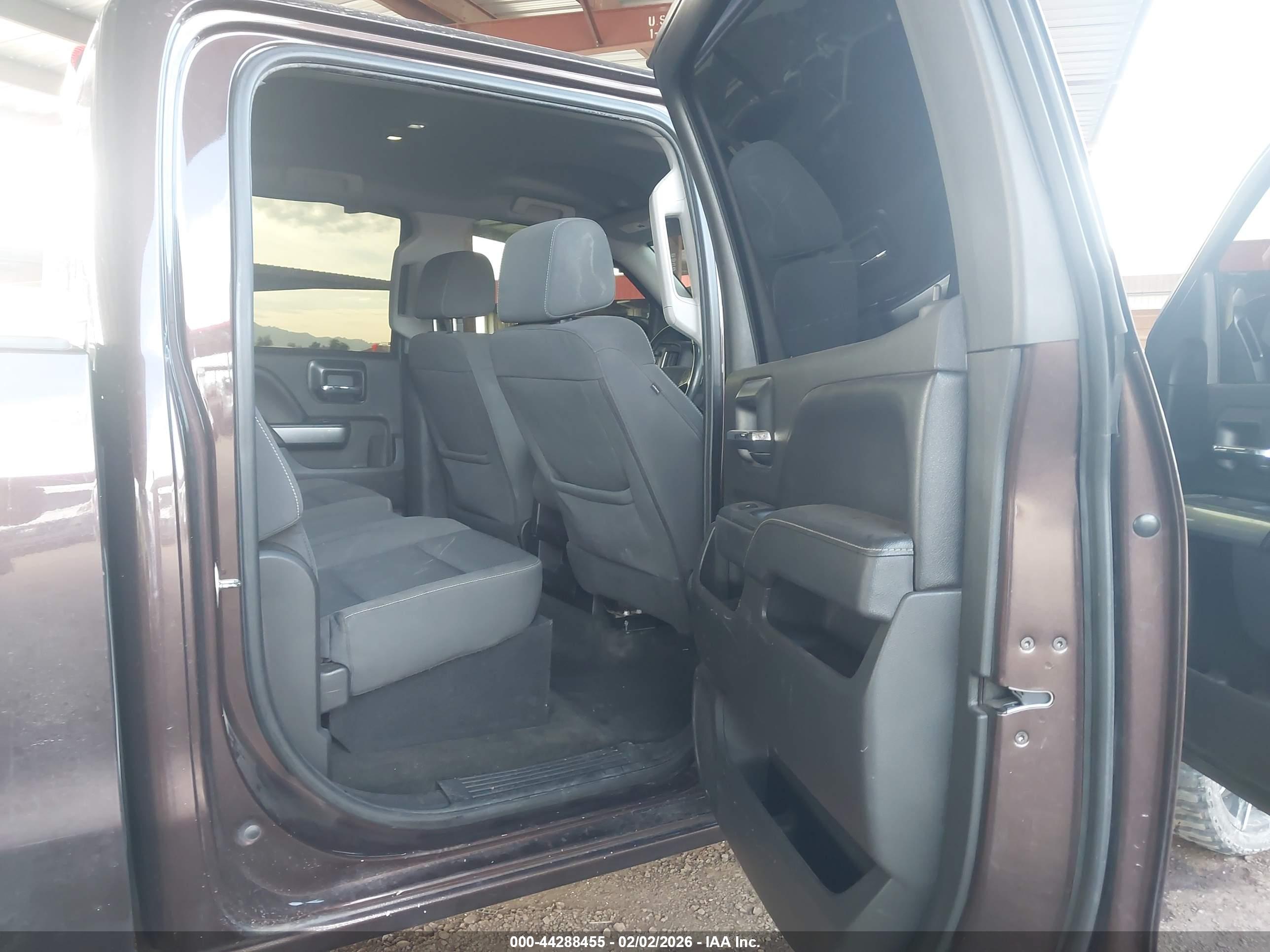 CHEVROLET SILVERADO image 8