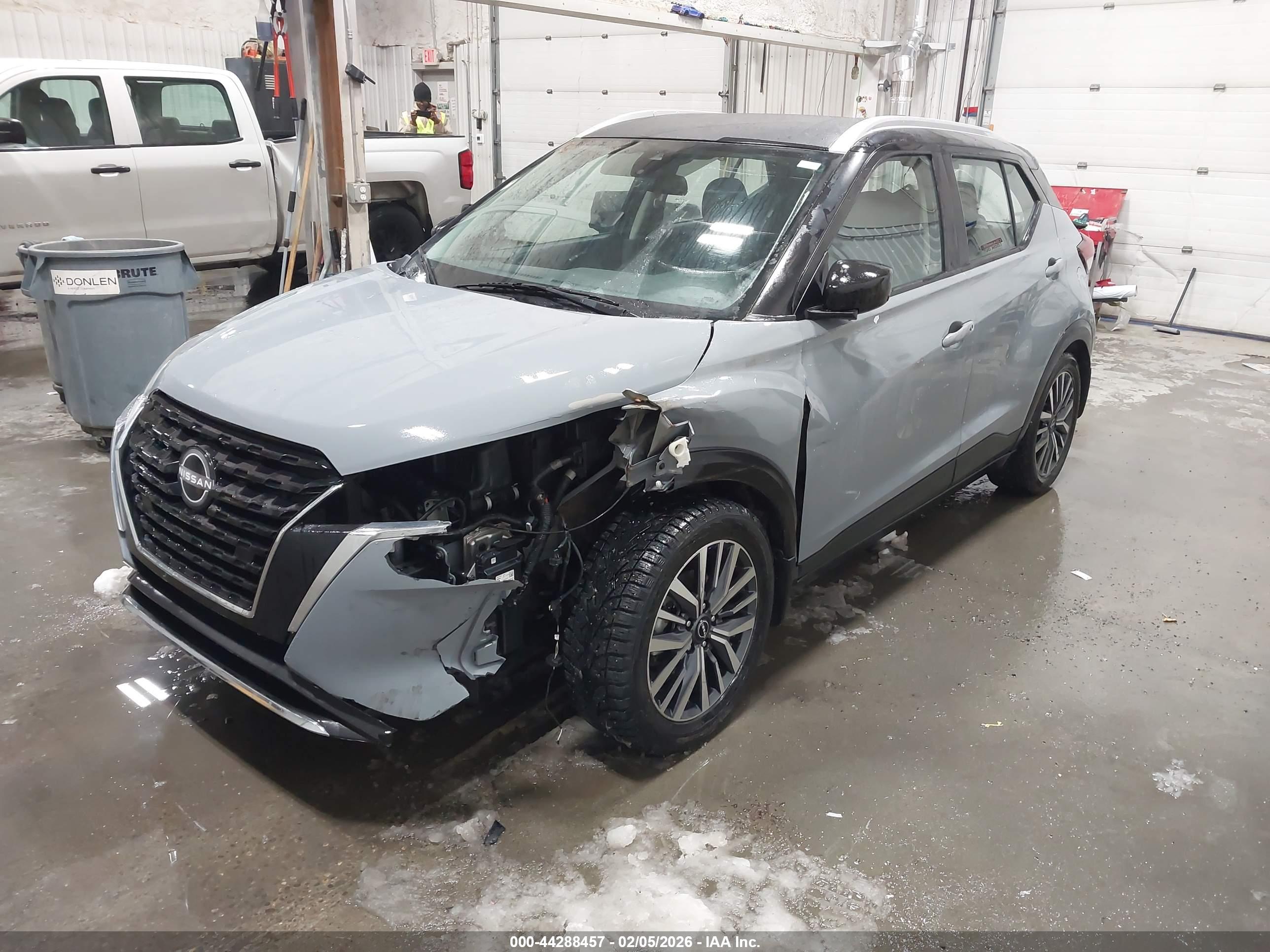 NISSAN KICKS image 2