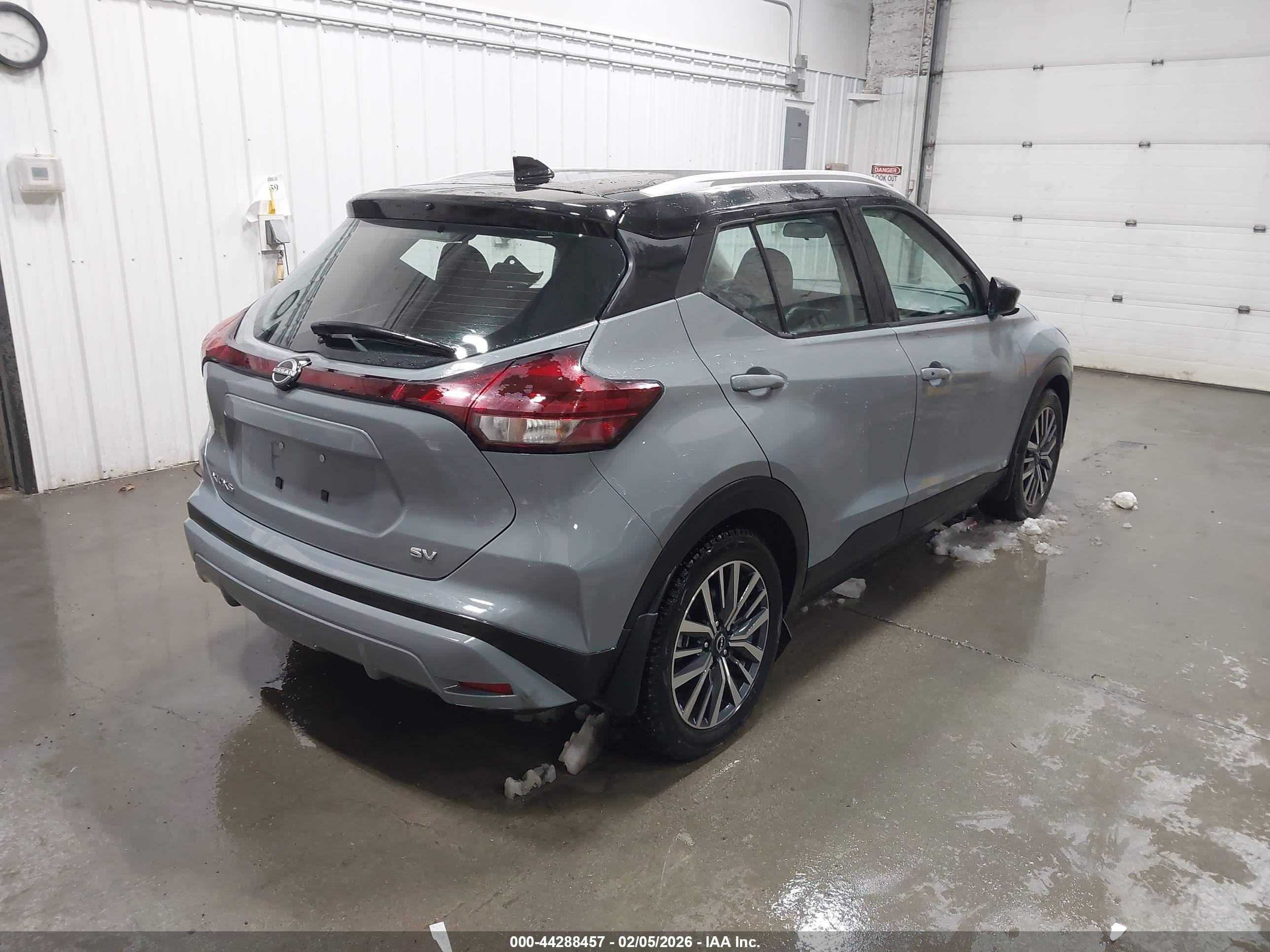 NISSAN KICKS image 4