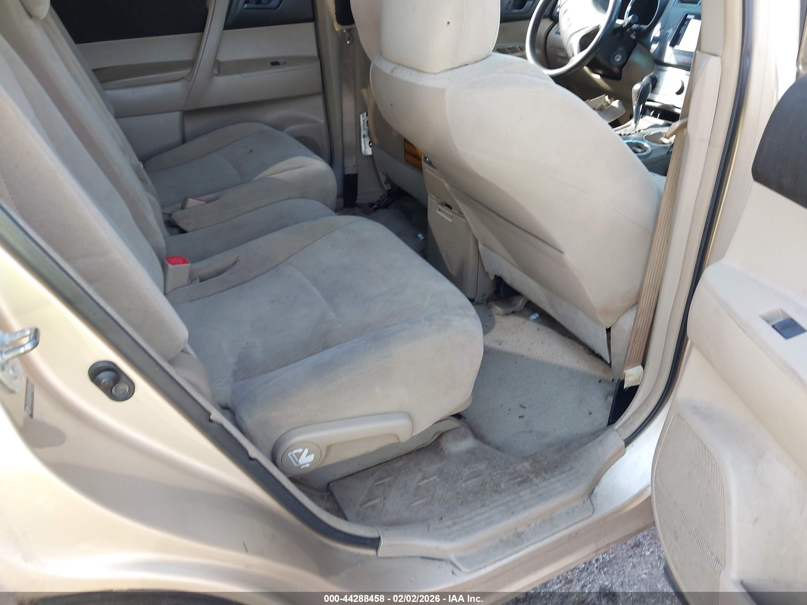 TOYOTA HIGHLANDER image 8