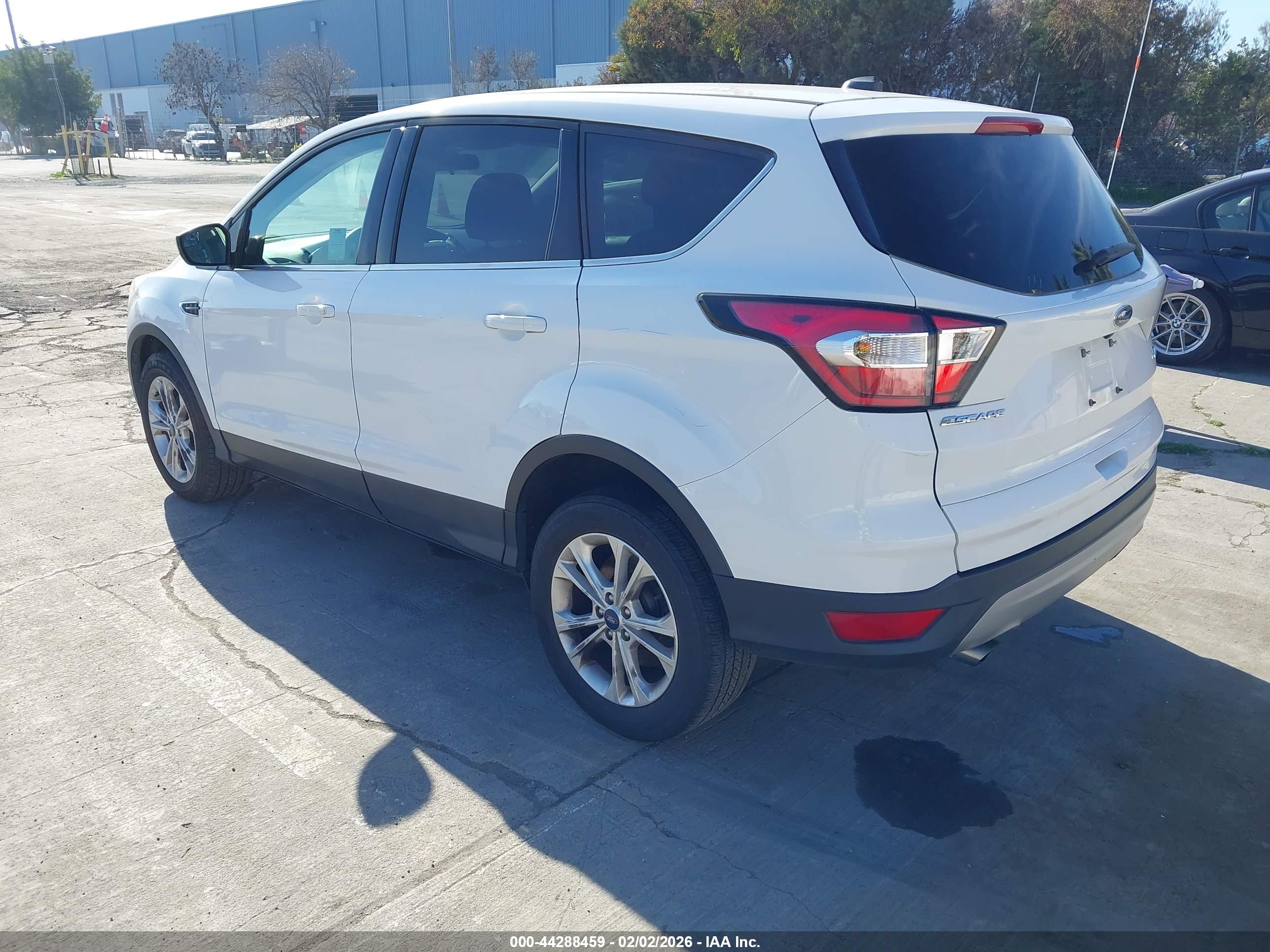 FORD ESCAPE image 3