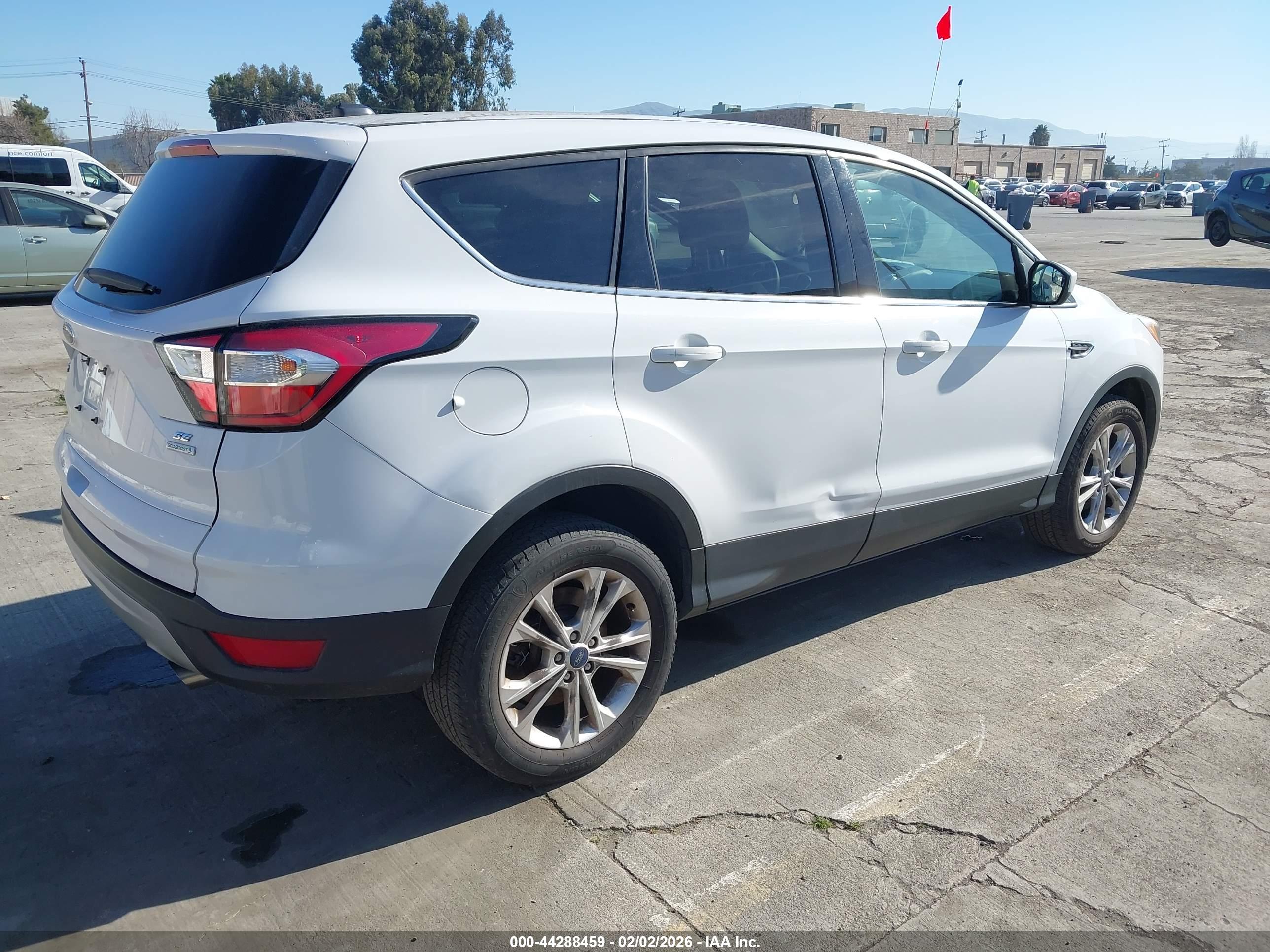 FORD ESCAPE image 4