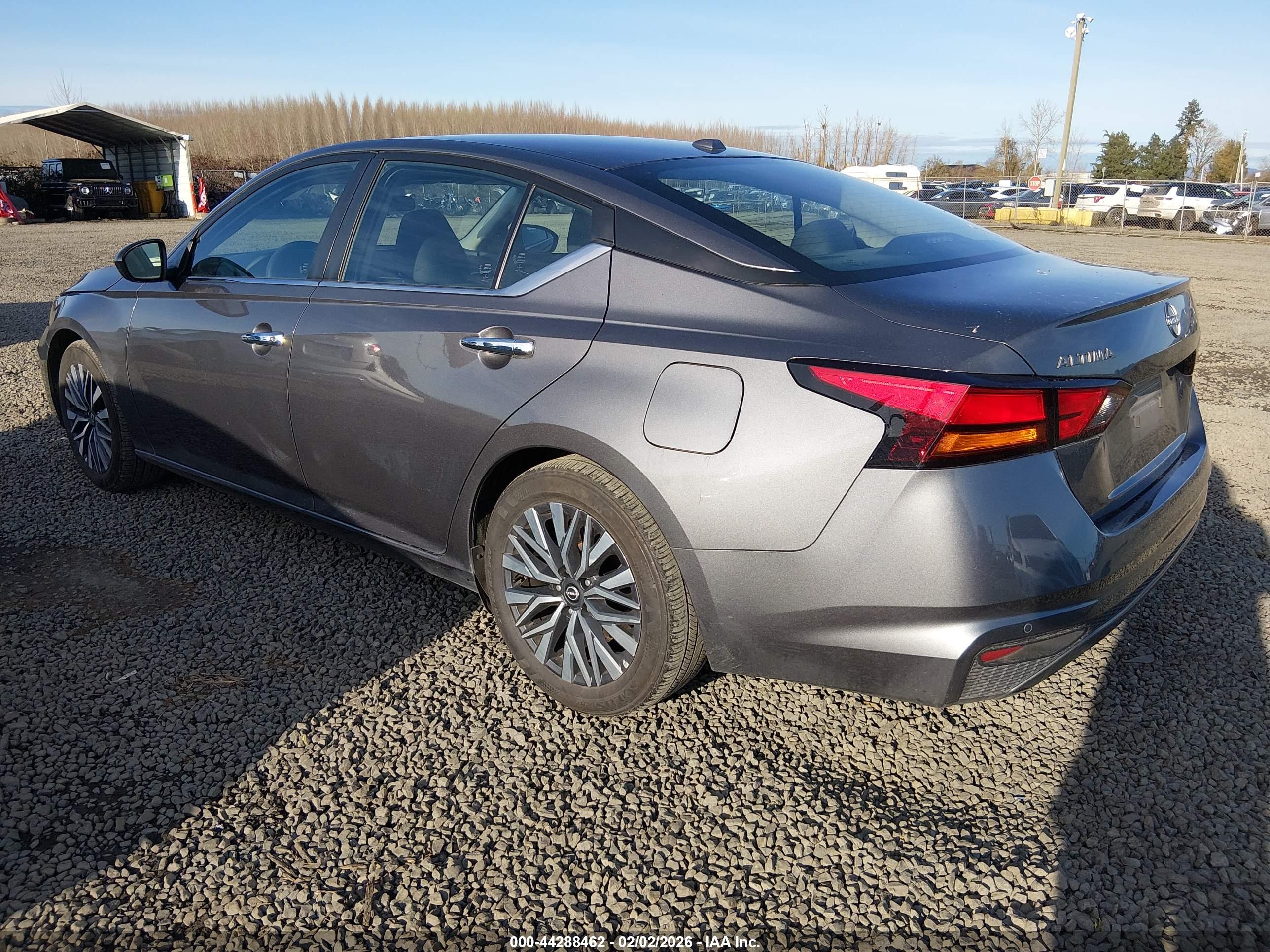 NISSAN ALTIMA image 3