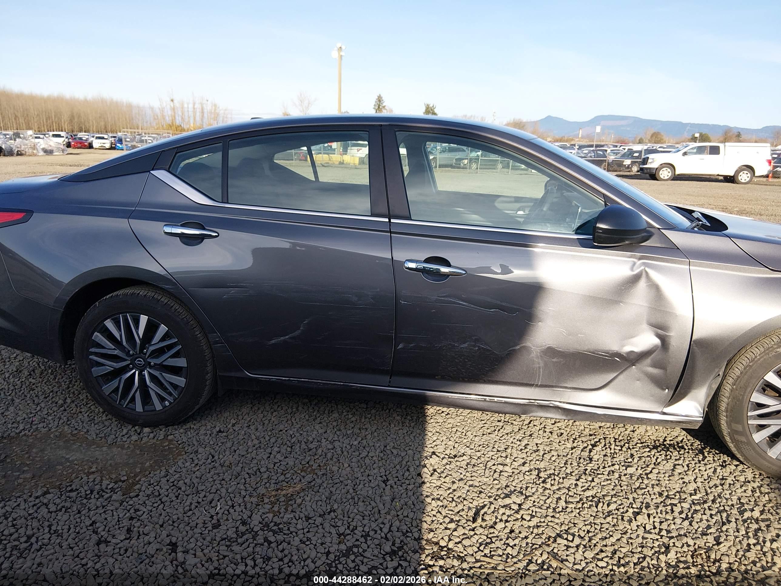 NISSAN ALTIMA image 6