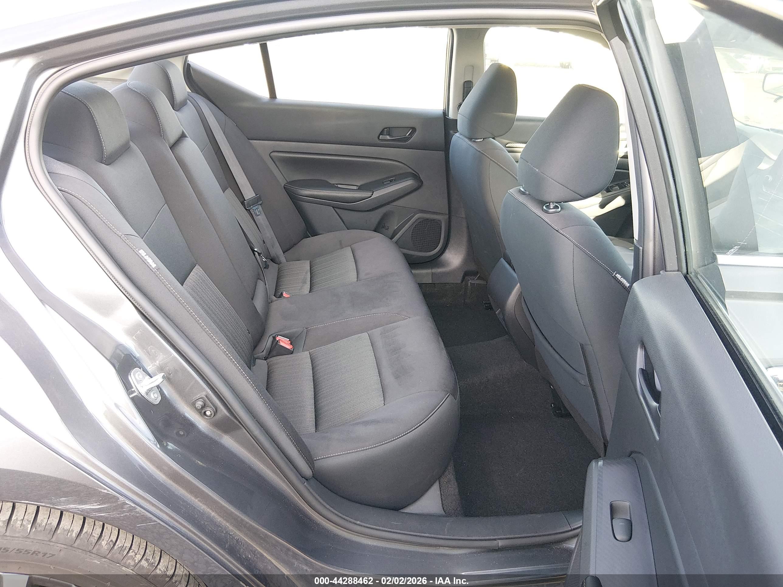 NISSAN ALTIMA image 8