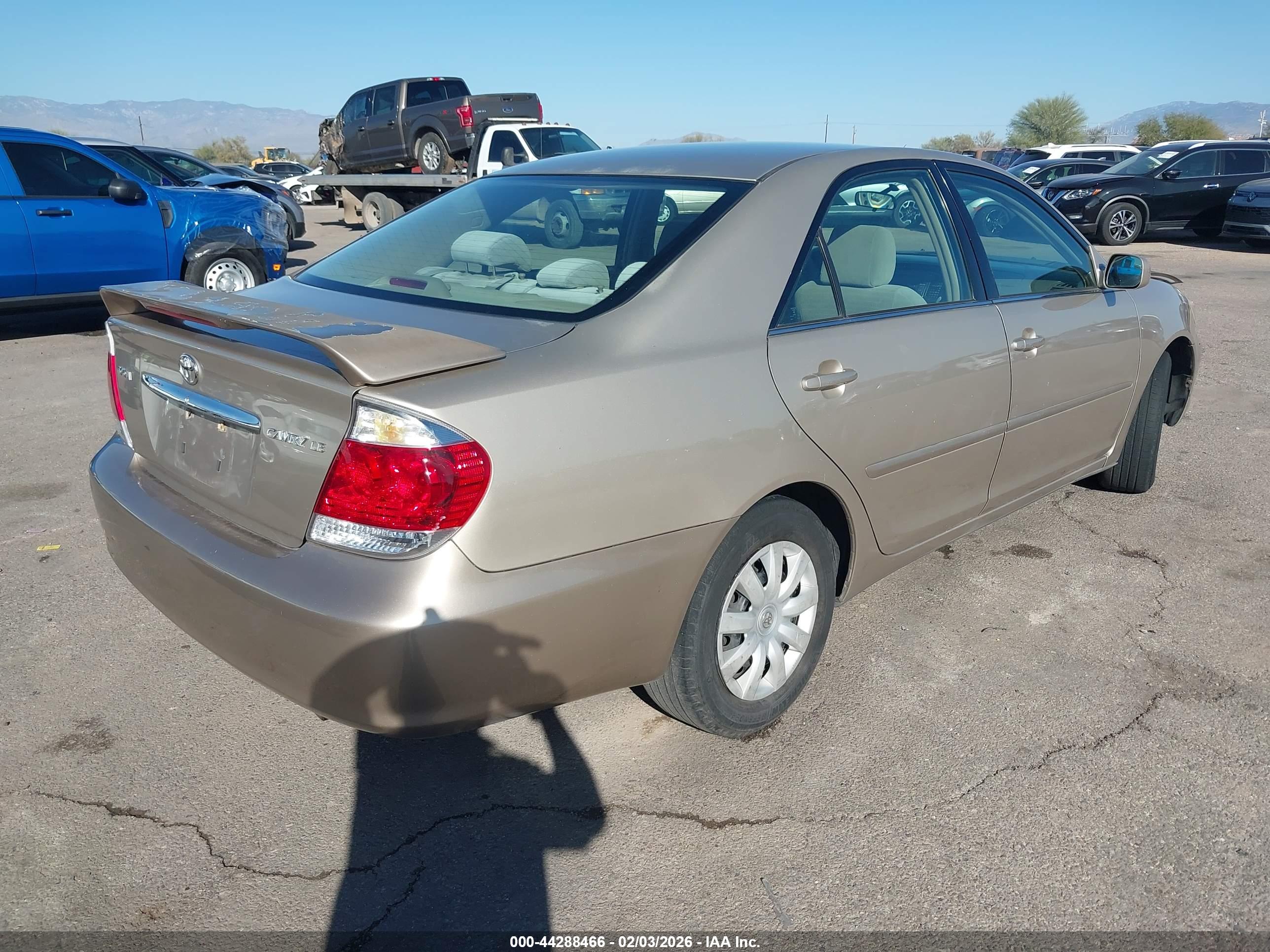 TOYOTA CAMRY image 4