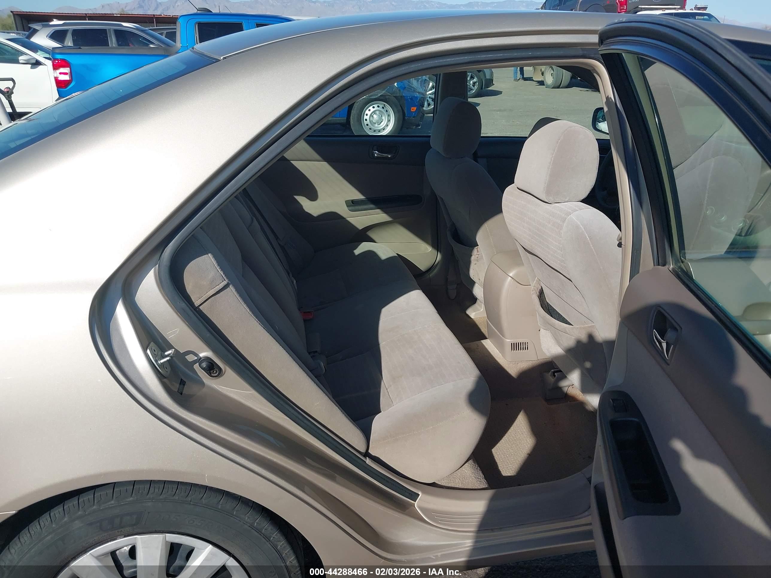 TOYOTA CAMRY image 8