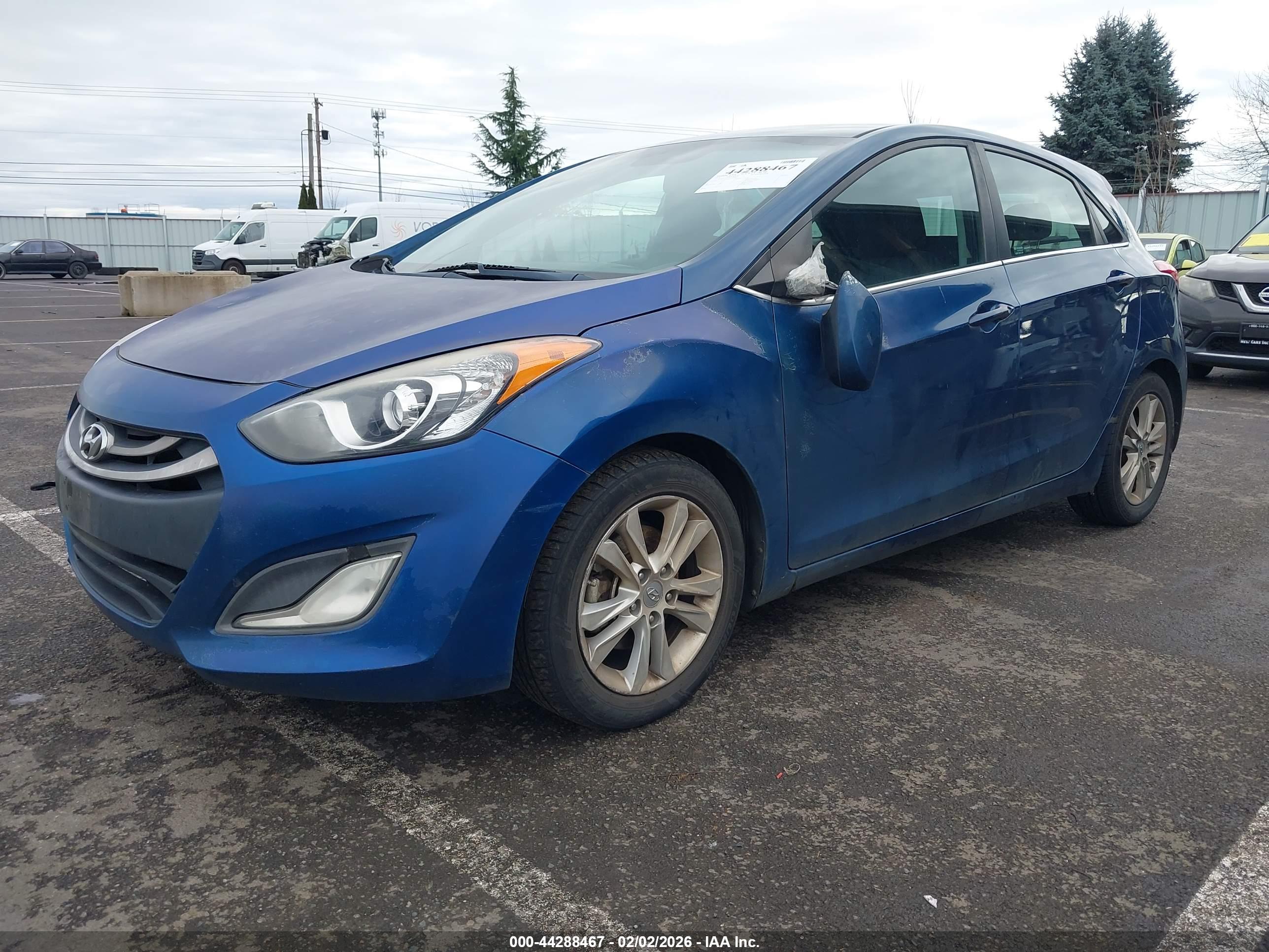HYUNDAI ELANTRA image 2
