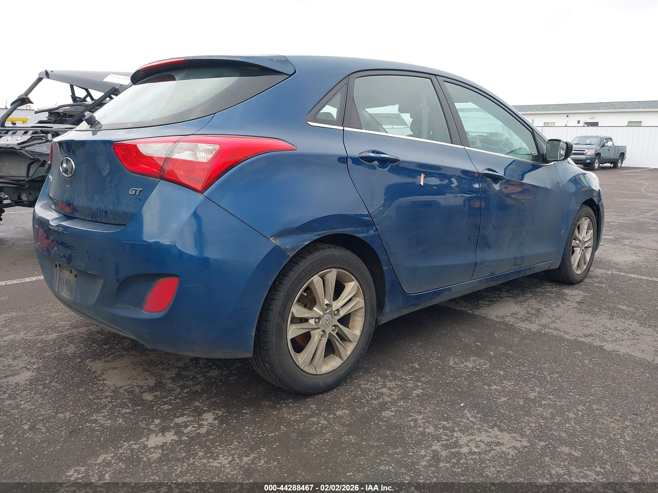 HYUNDAI ELANTRA image 4