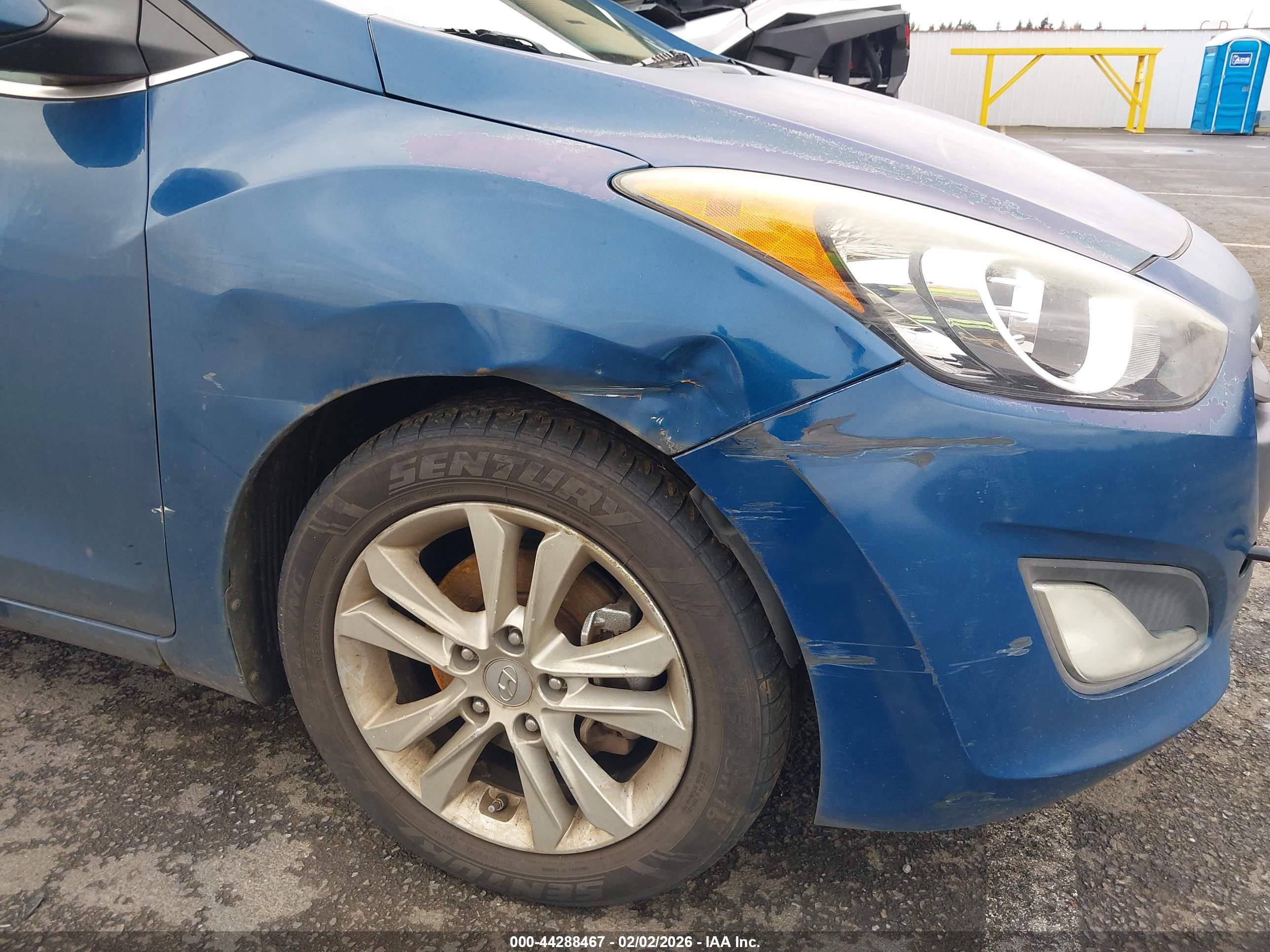 HYUNDAI ELANTRA image 6
