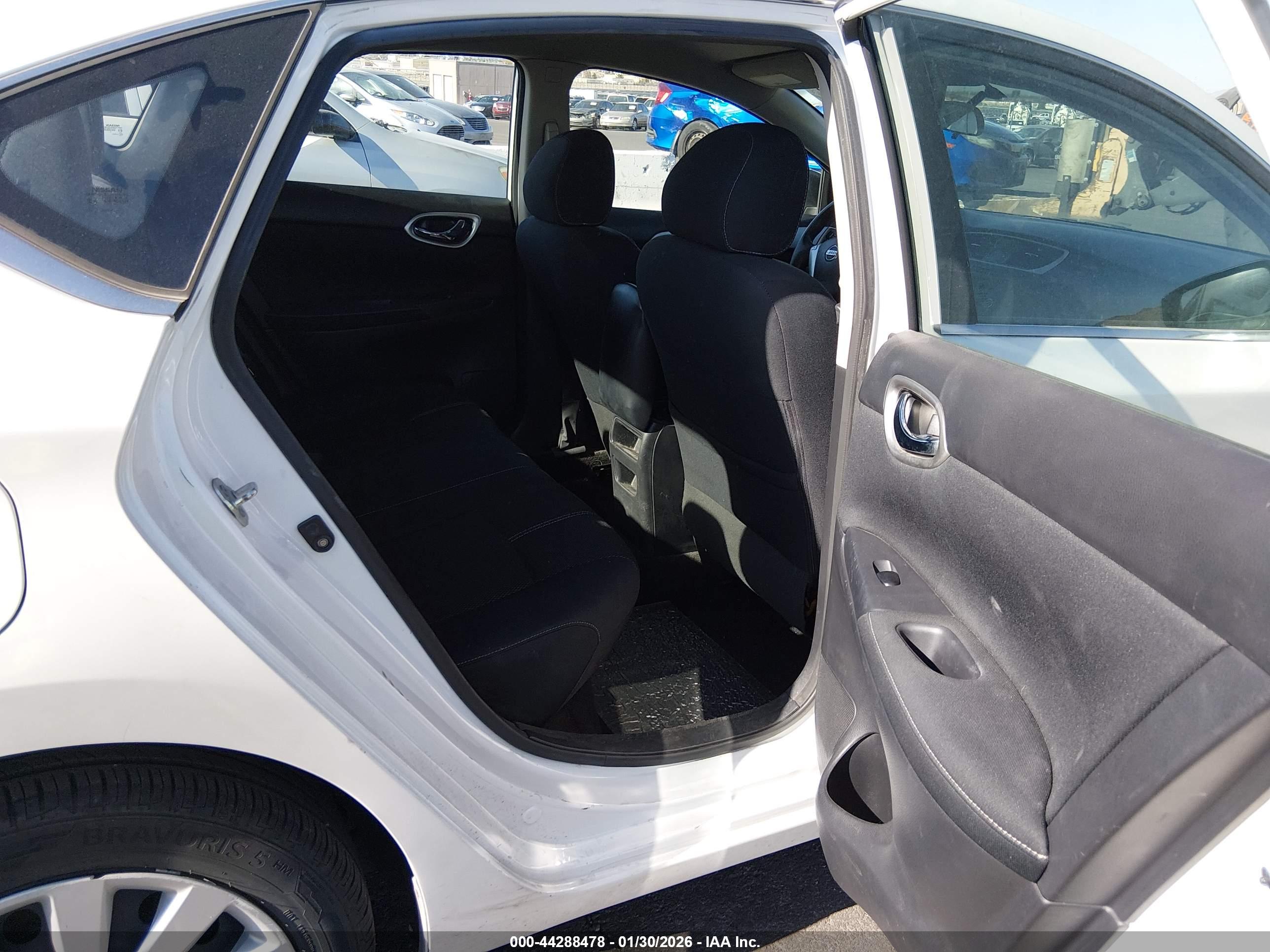 NISSAN SENTRA image 8