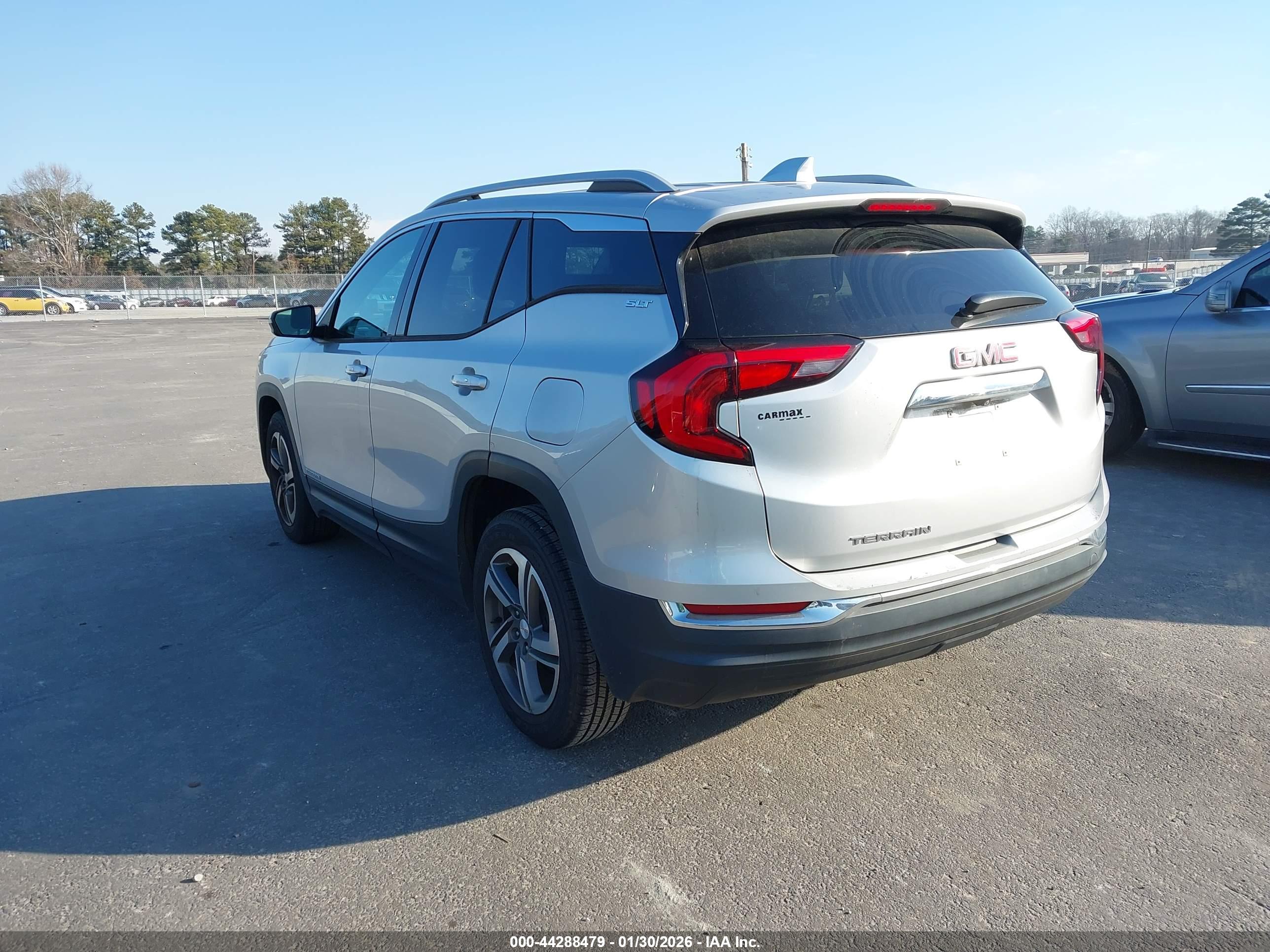 GMC TERRAIN image 3