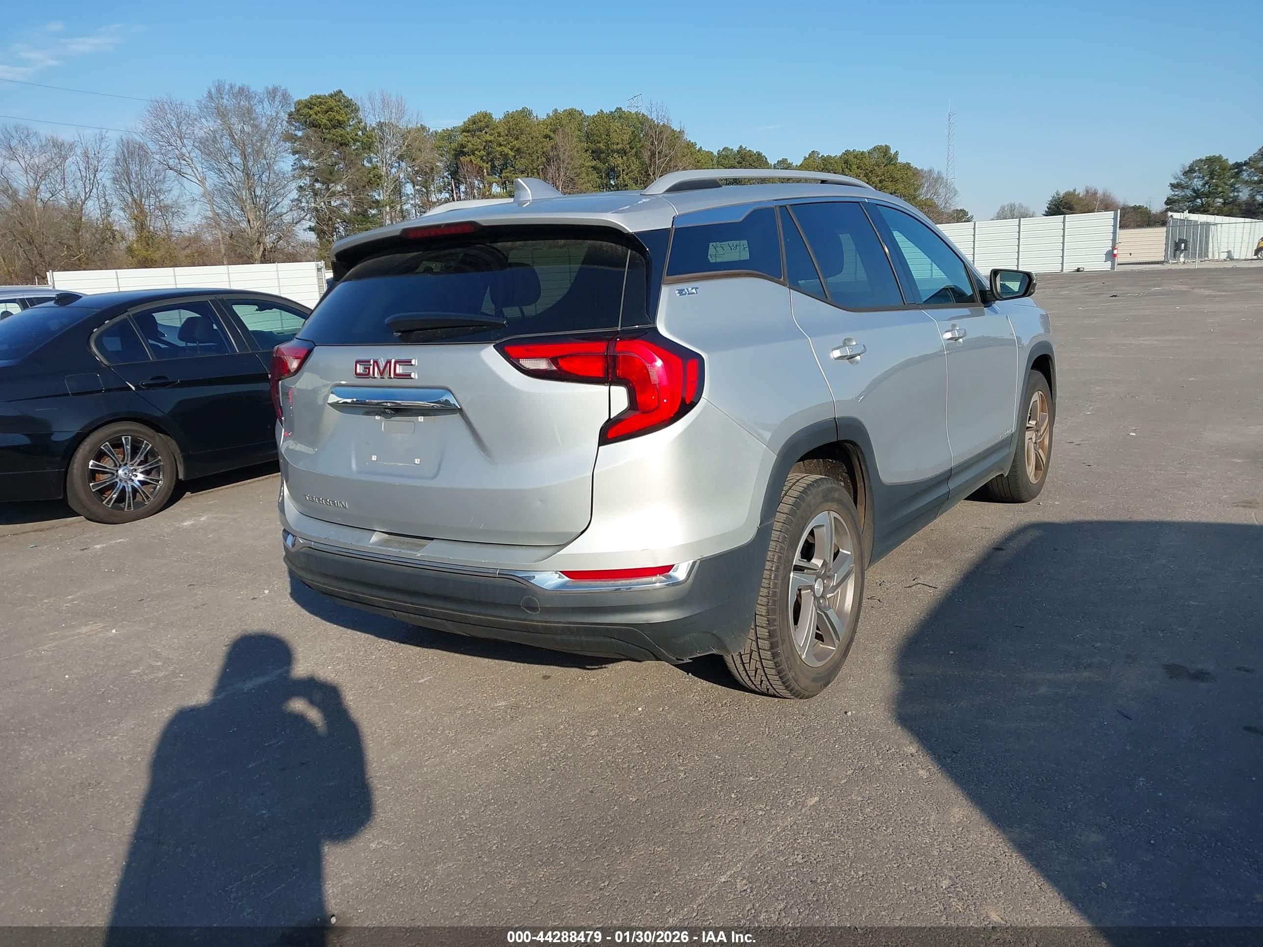 GMC TERRAIN image 4