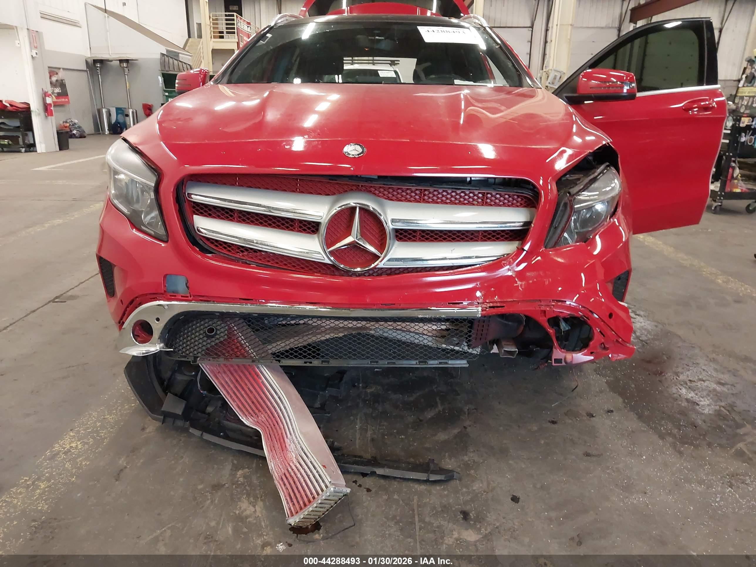 MERCEDES-BENZ GLA image 6