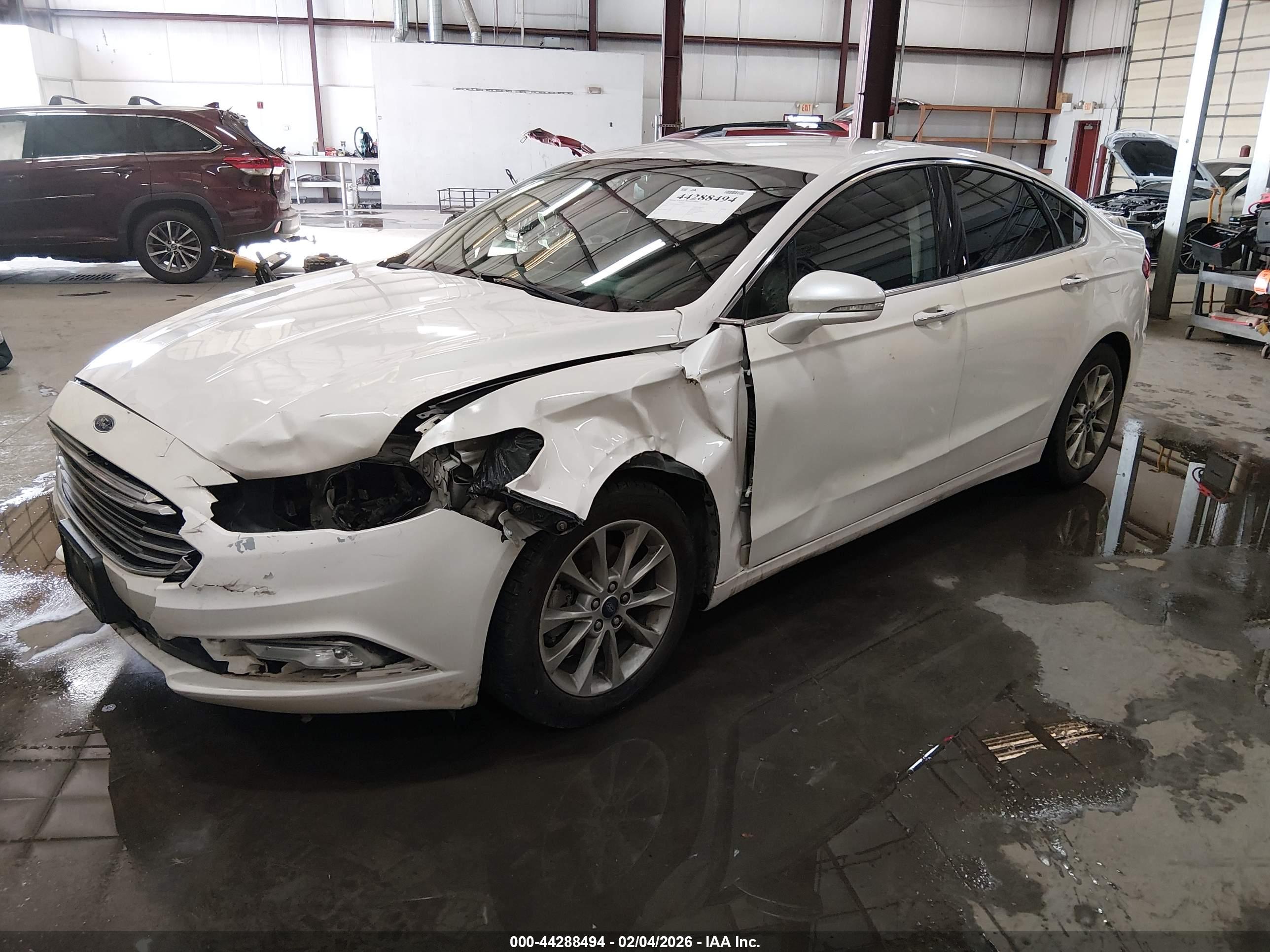 FORD FUSION image 2