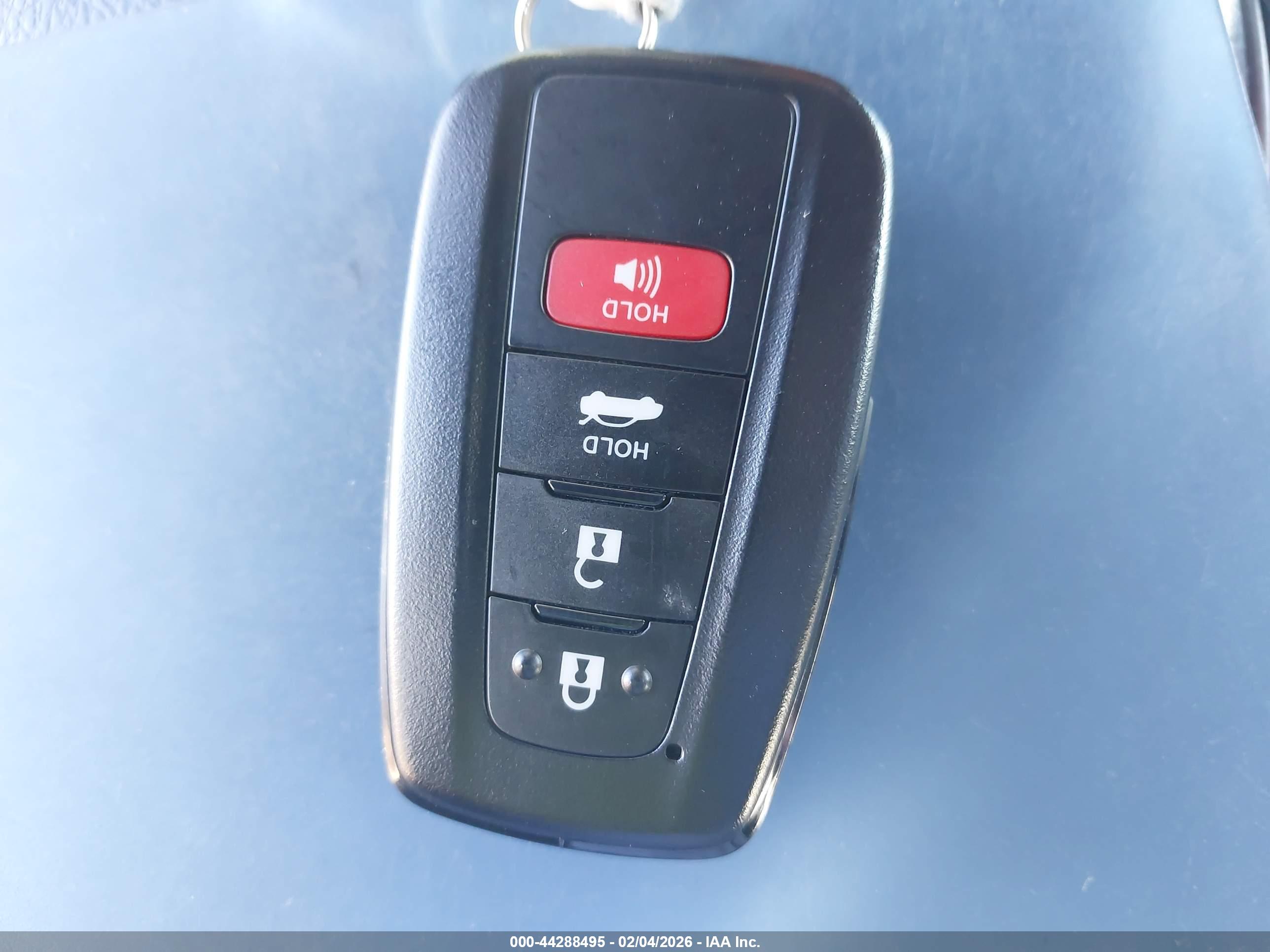 TOYOTA CAMRY image 11