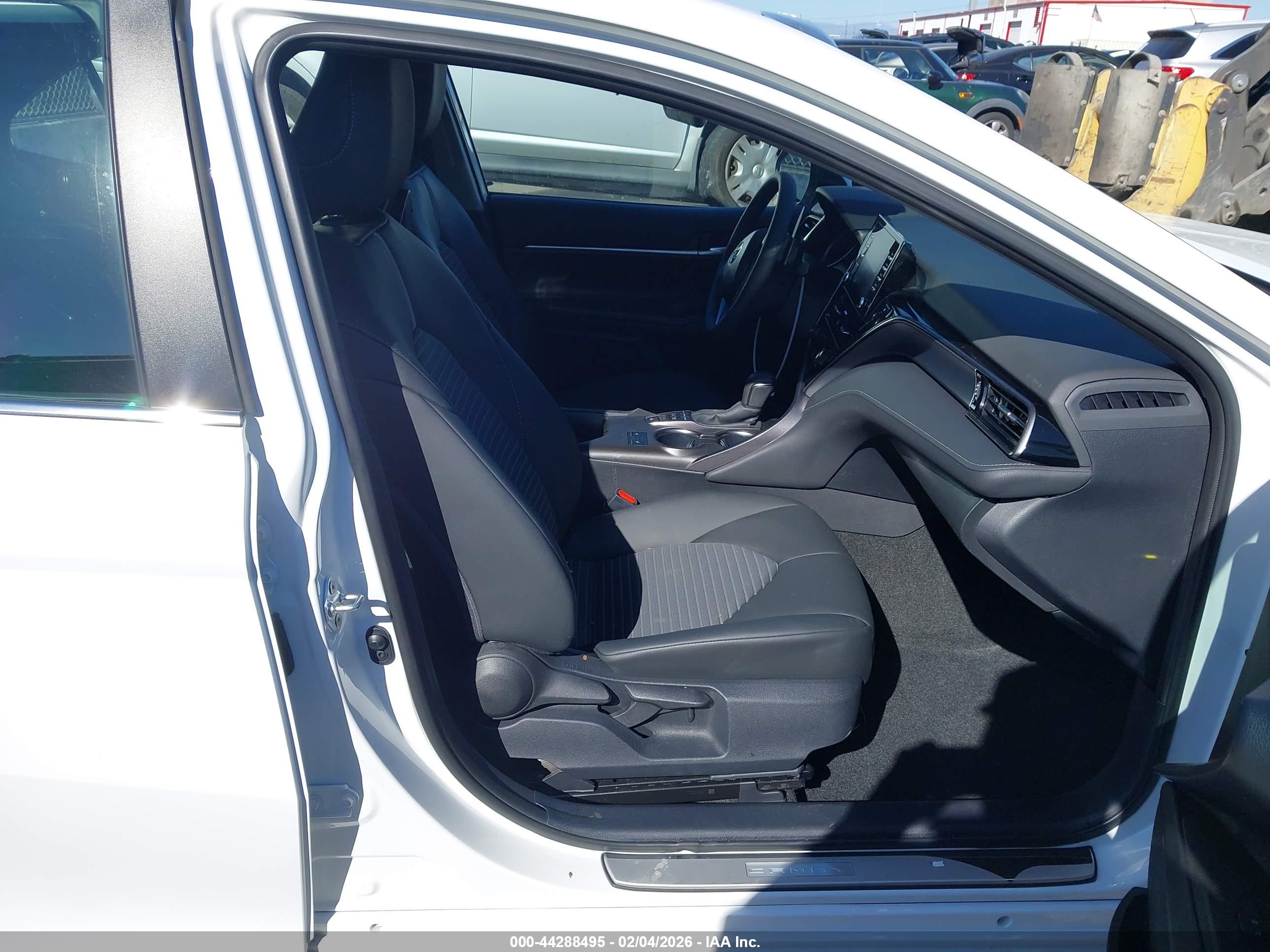 TOYOTA CAMRY image 5
