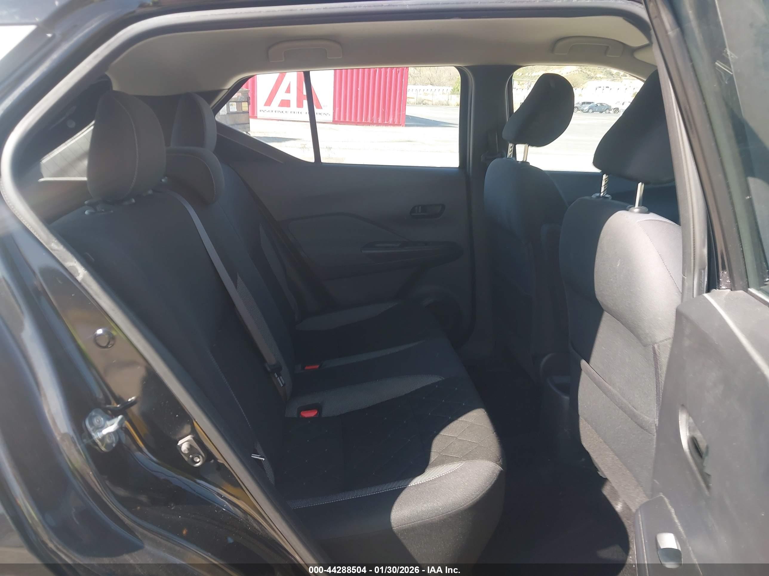 NISSAN KICKS image 8